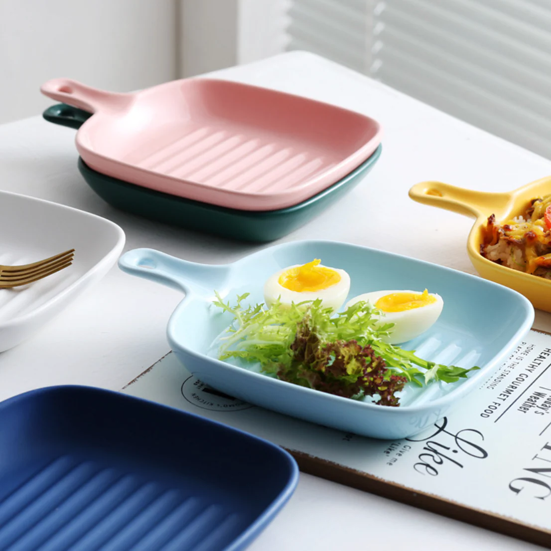 Ribbed Ceramic Baking Plate With Handle Glossy Pink 250 ml - Image 3