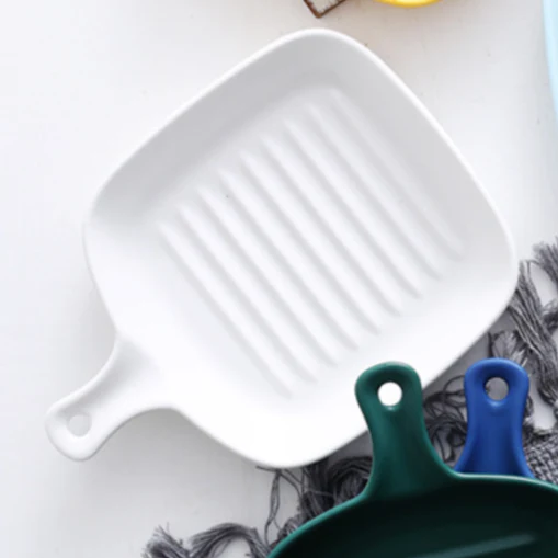 Ribbed Ceramic Baking Plate With Handle White 250 ml