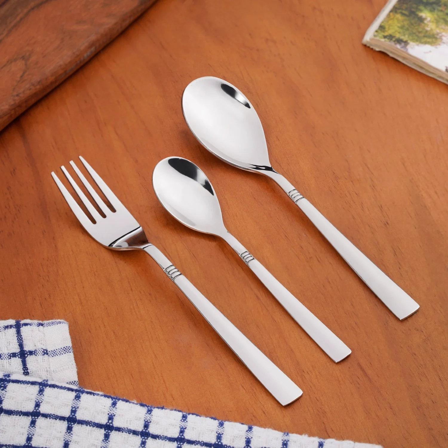 Ring Cut Stainless Steel Flatware Set Of 18 - Image 2