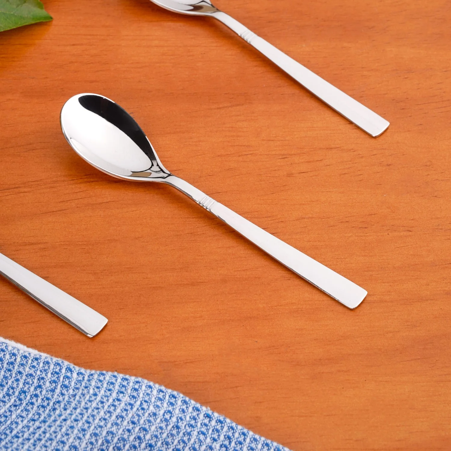 Ring Cut Stainless Steel Flatware Set Of 18 - Image 6