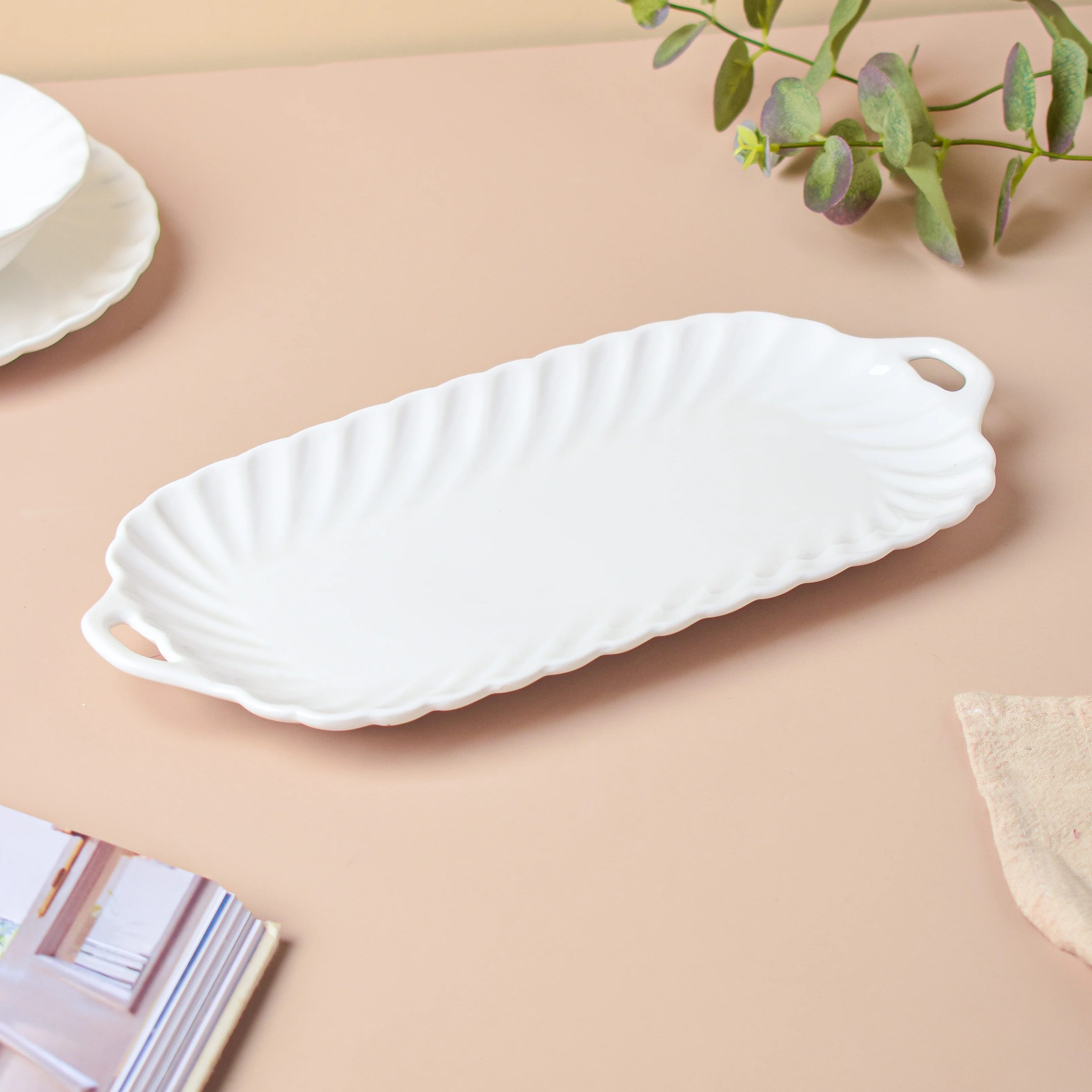 Riona Baking Tray With Handle White 10 Inch - Image 4
