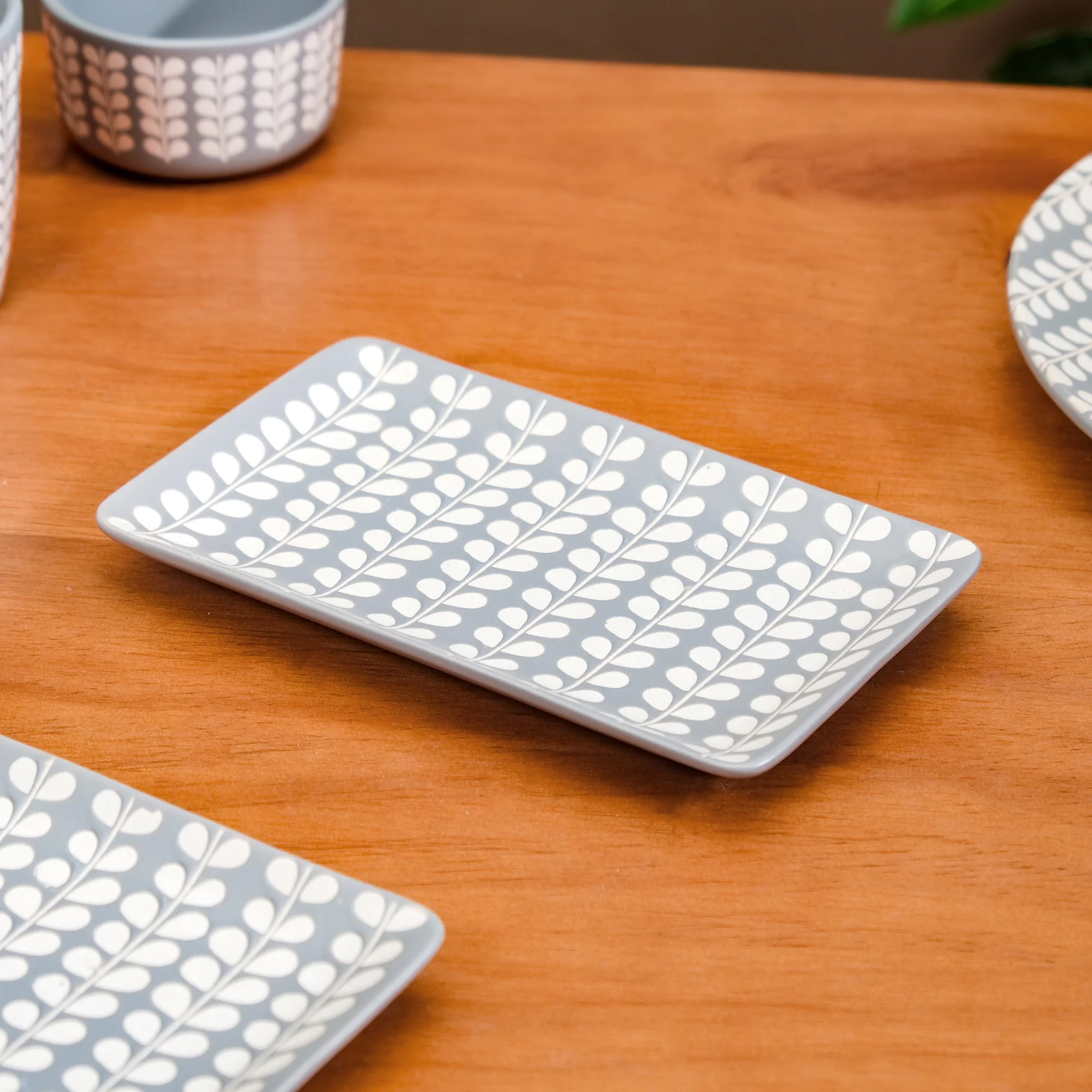 Robinia 24 Piece Ceramic Dinner Set For 6 - Image 9