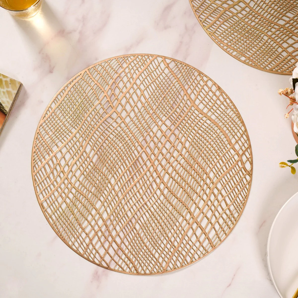 Round Designer Table Mat Gold Set Of 6 - Image 9