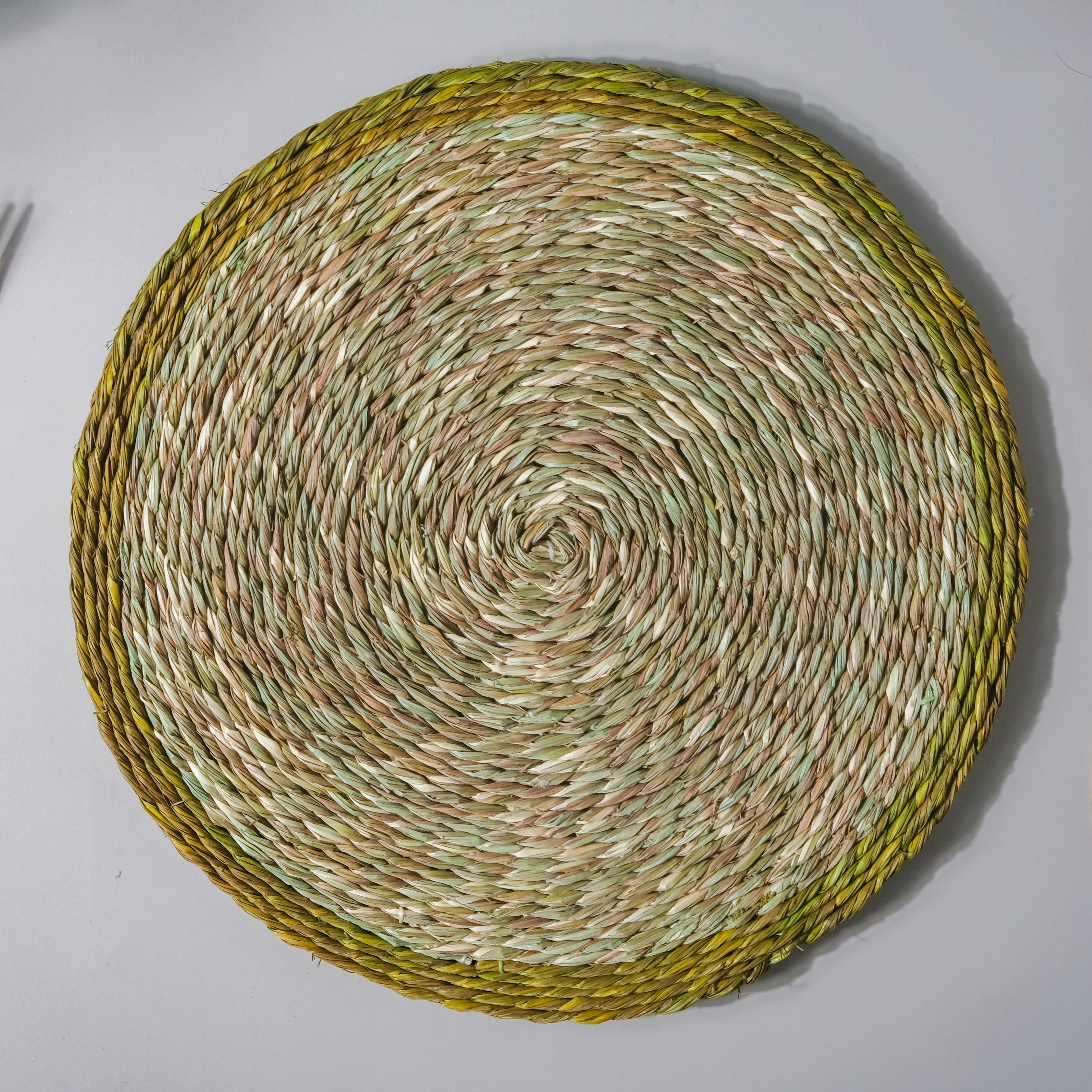 Round Sabai Trivet Green - Image 7