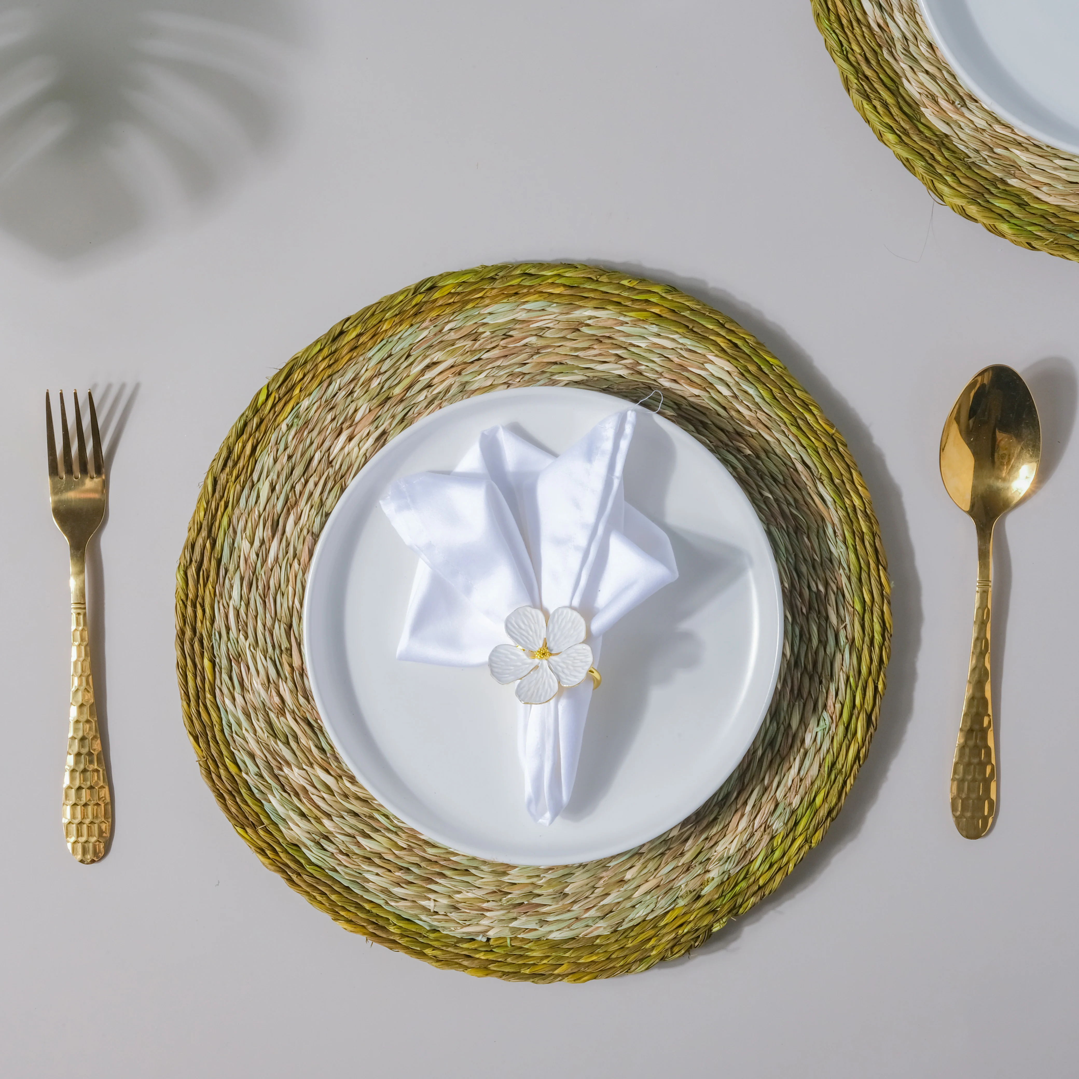 Round Sabai Trivet Green - Image 8