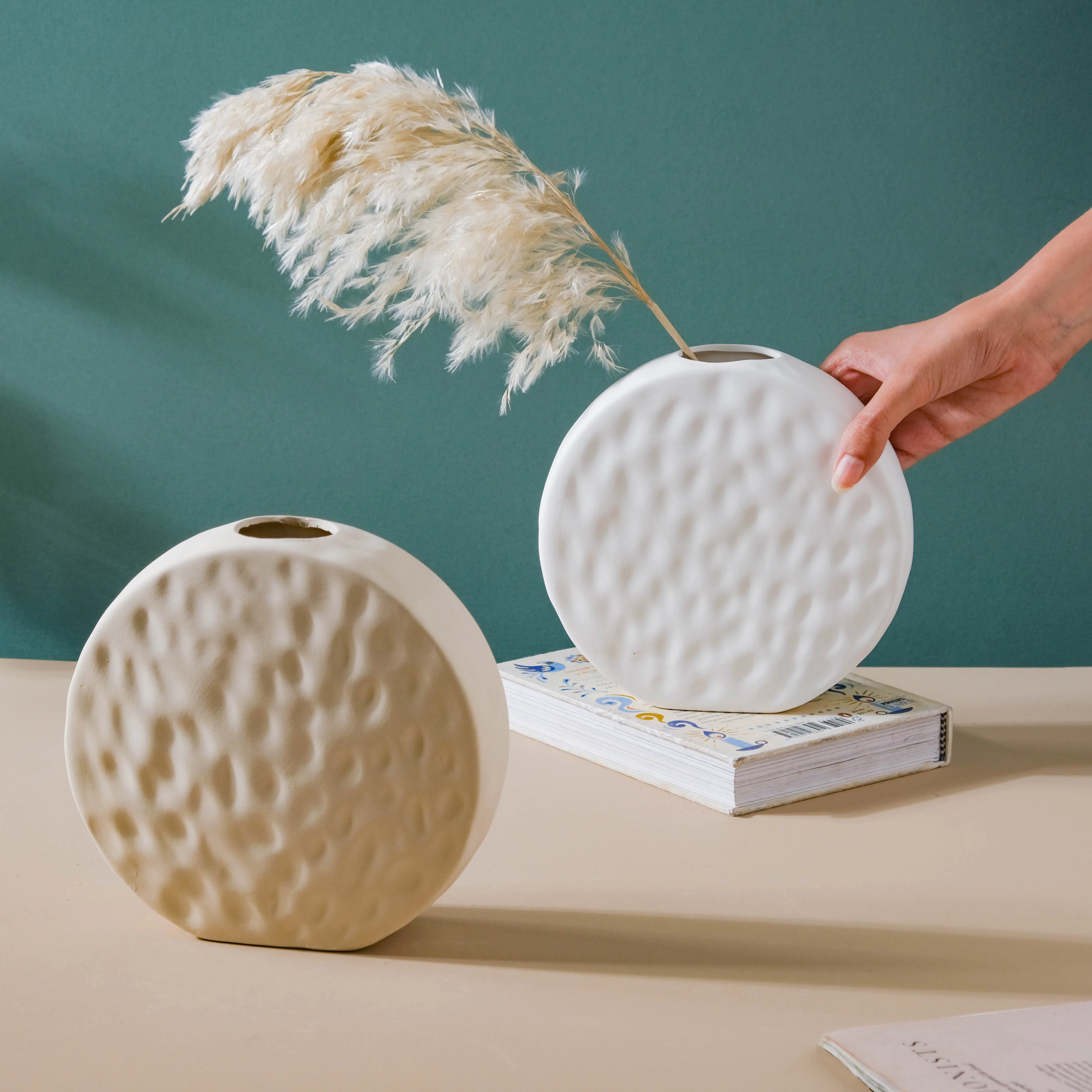 Round Vase - Image 2