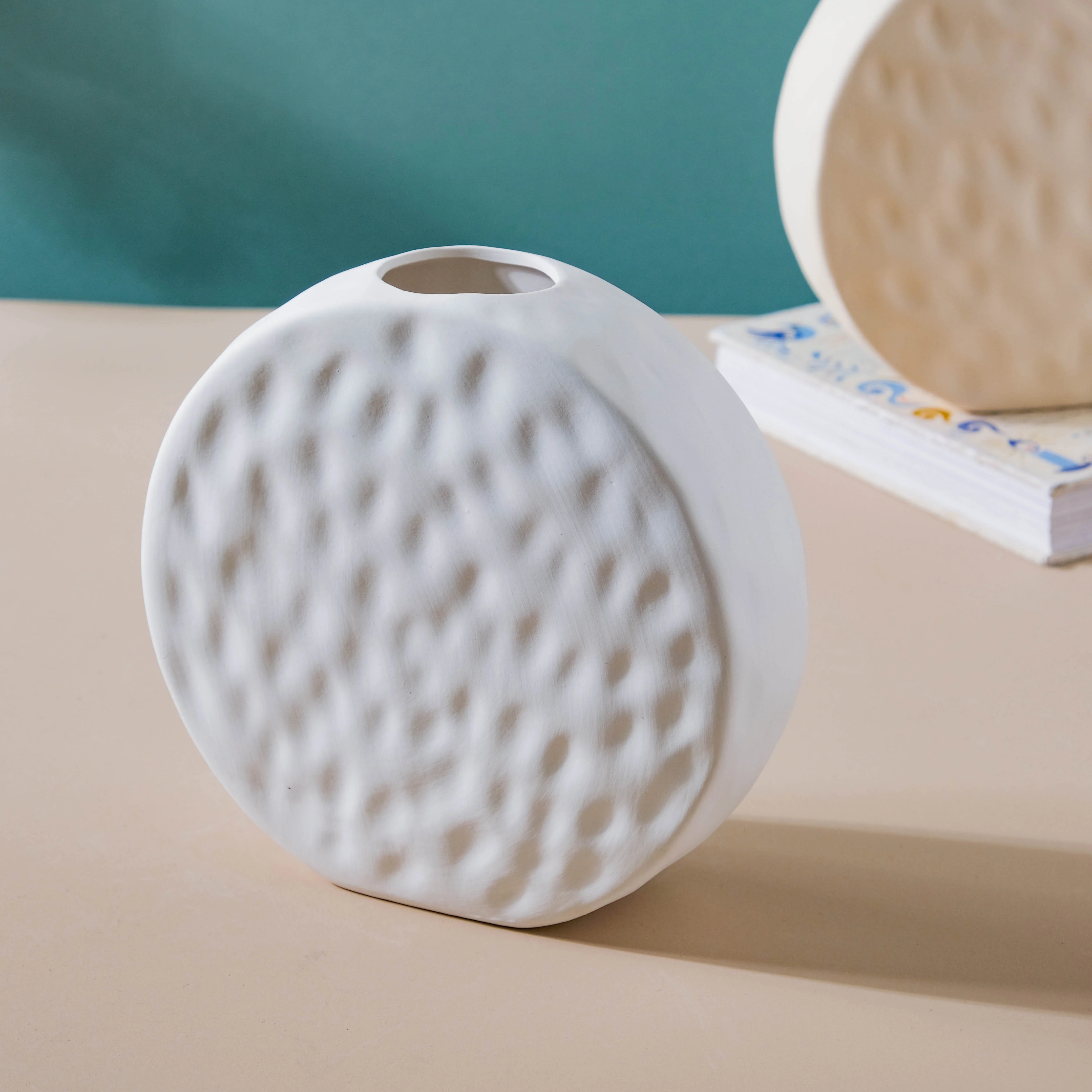 Round Vase - Image 7