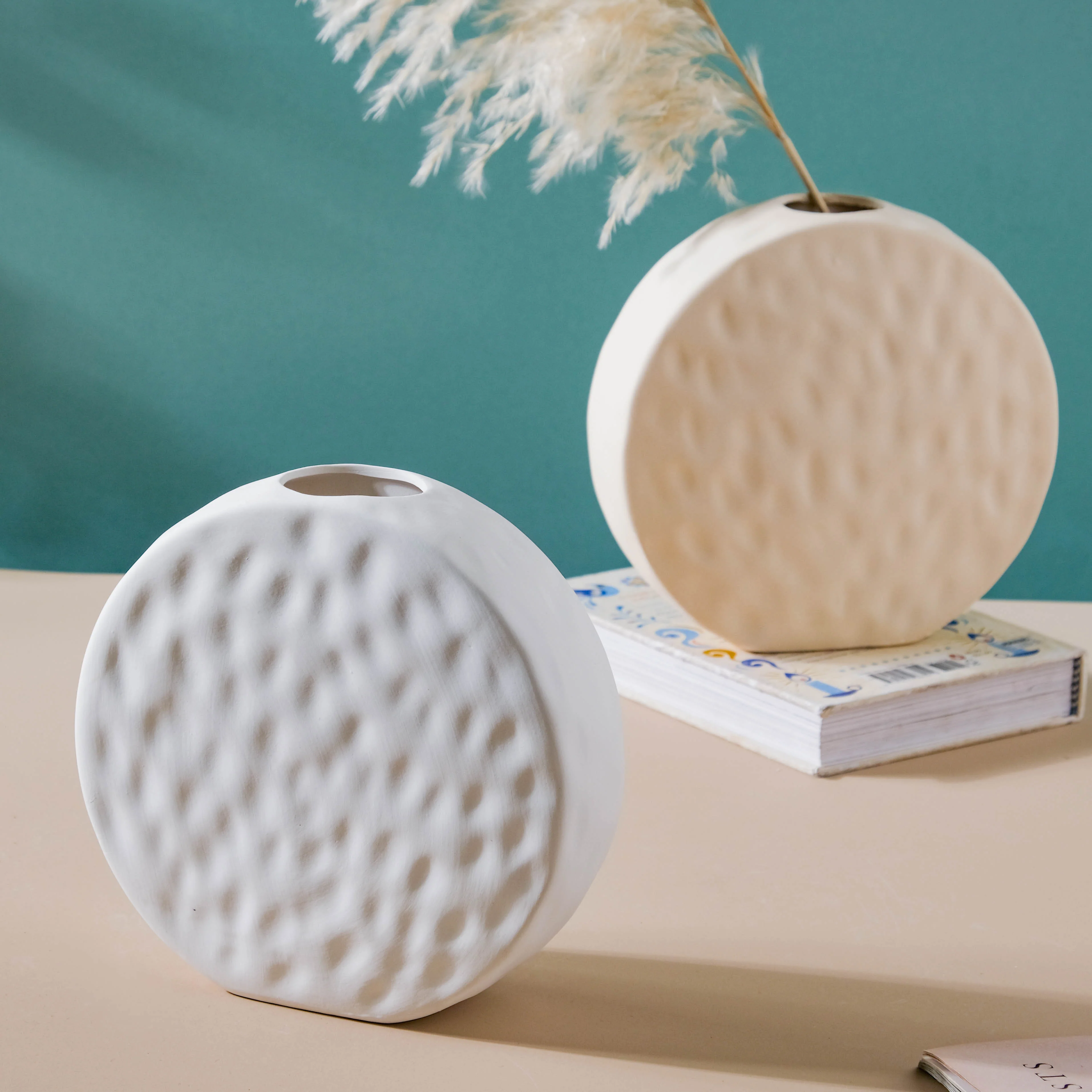 Round Vase - Image 8