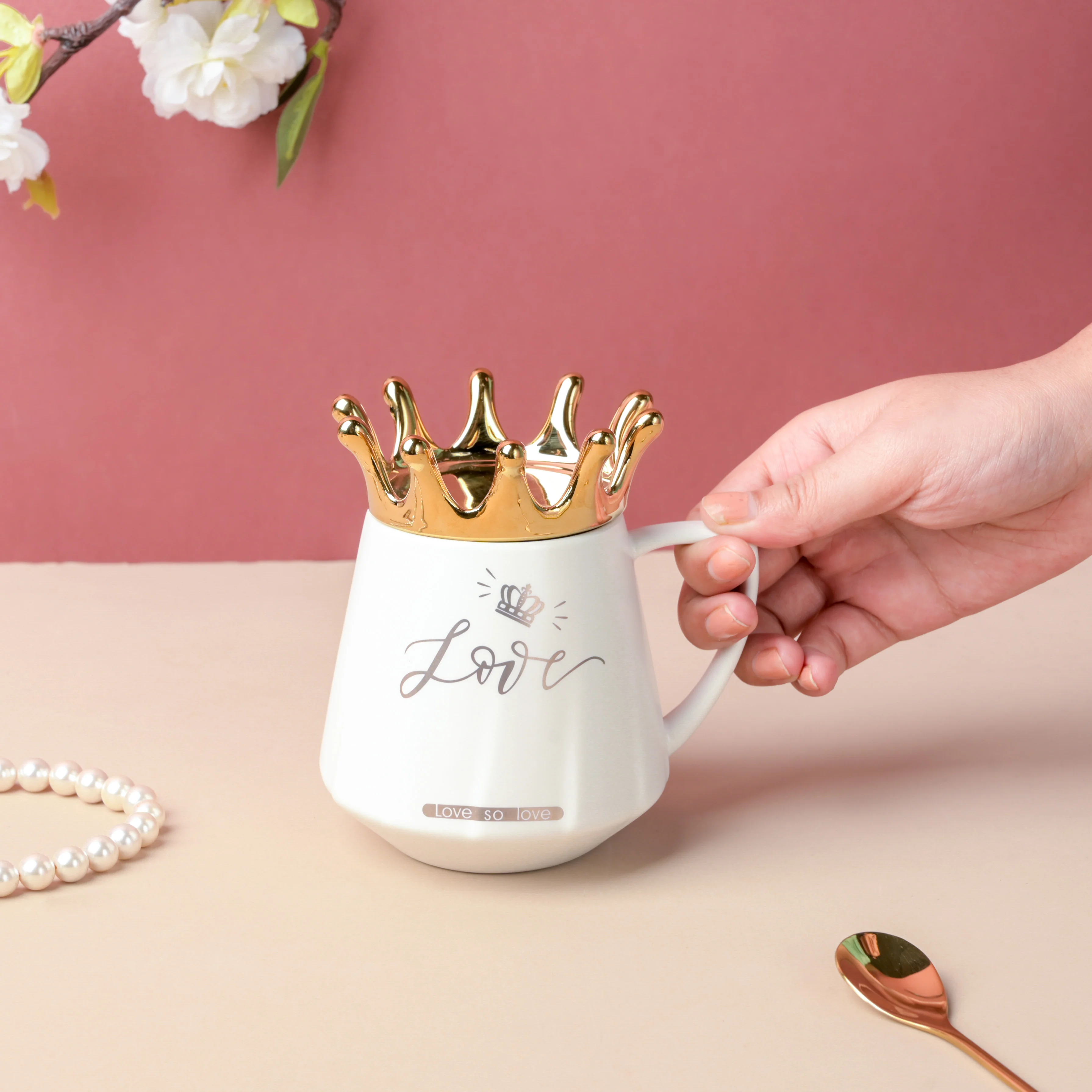 Royal Crown Love Coffee Cup With Lid 300 ml - Image 6