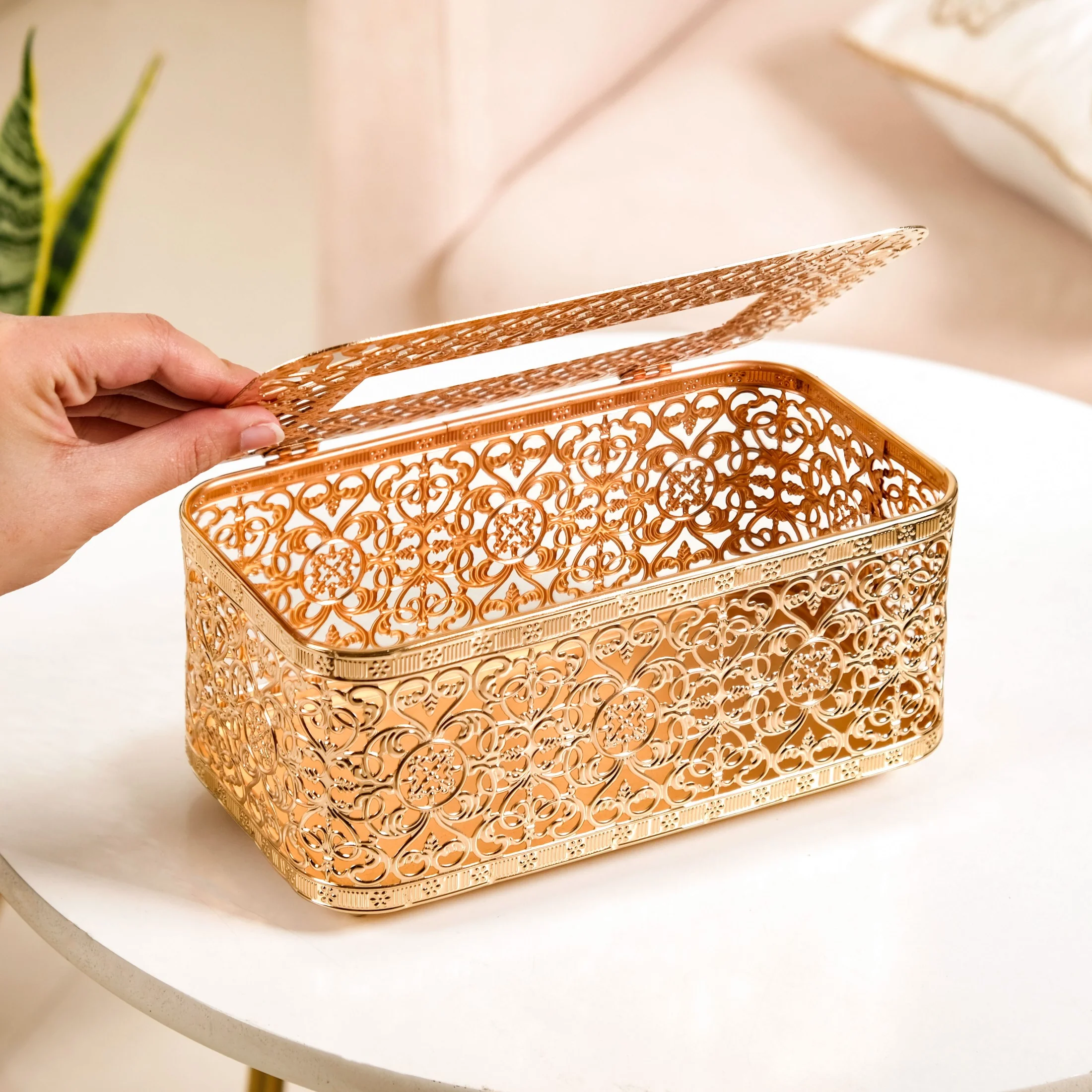 Royalcore Decorative Tissue Paper Holder For Dining Table - Image 3