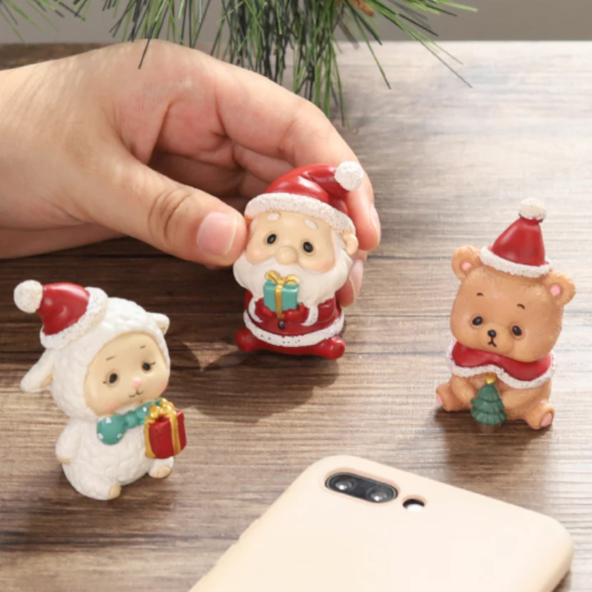 Santa Claus Figurine - Image 4