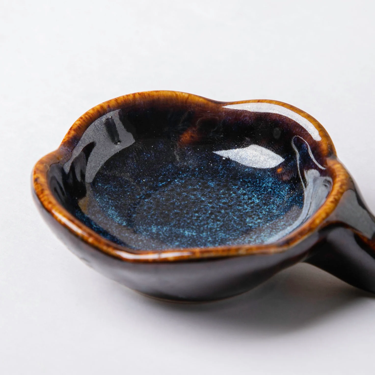 Sapphire Ceramic Dip Bowl With Chopstick Rest - Image 5