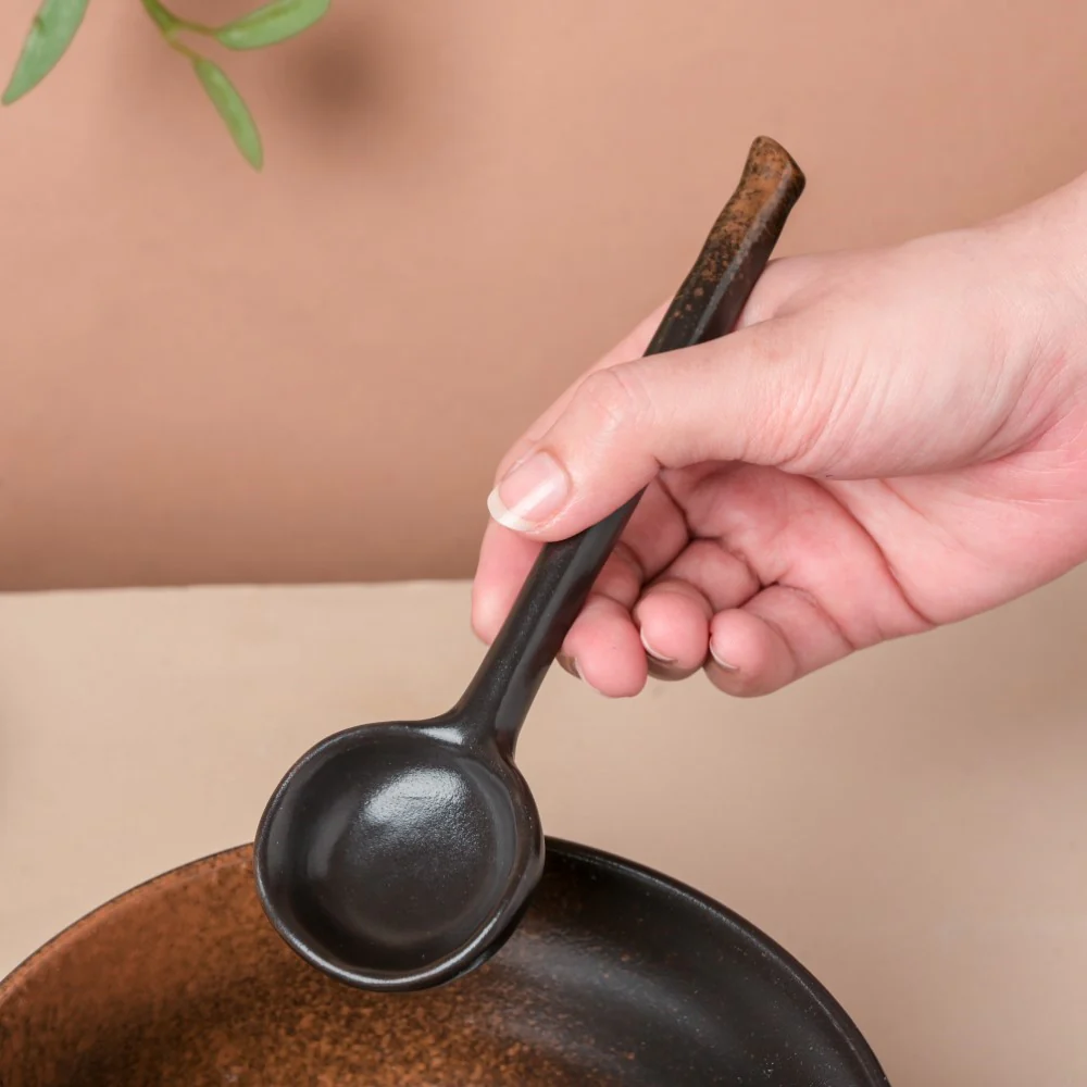Savanna Stoneware Spoon Black And Brown - Image 2