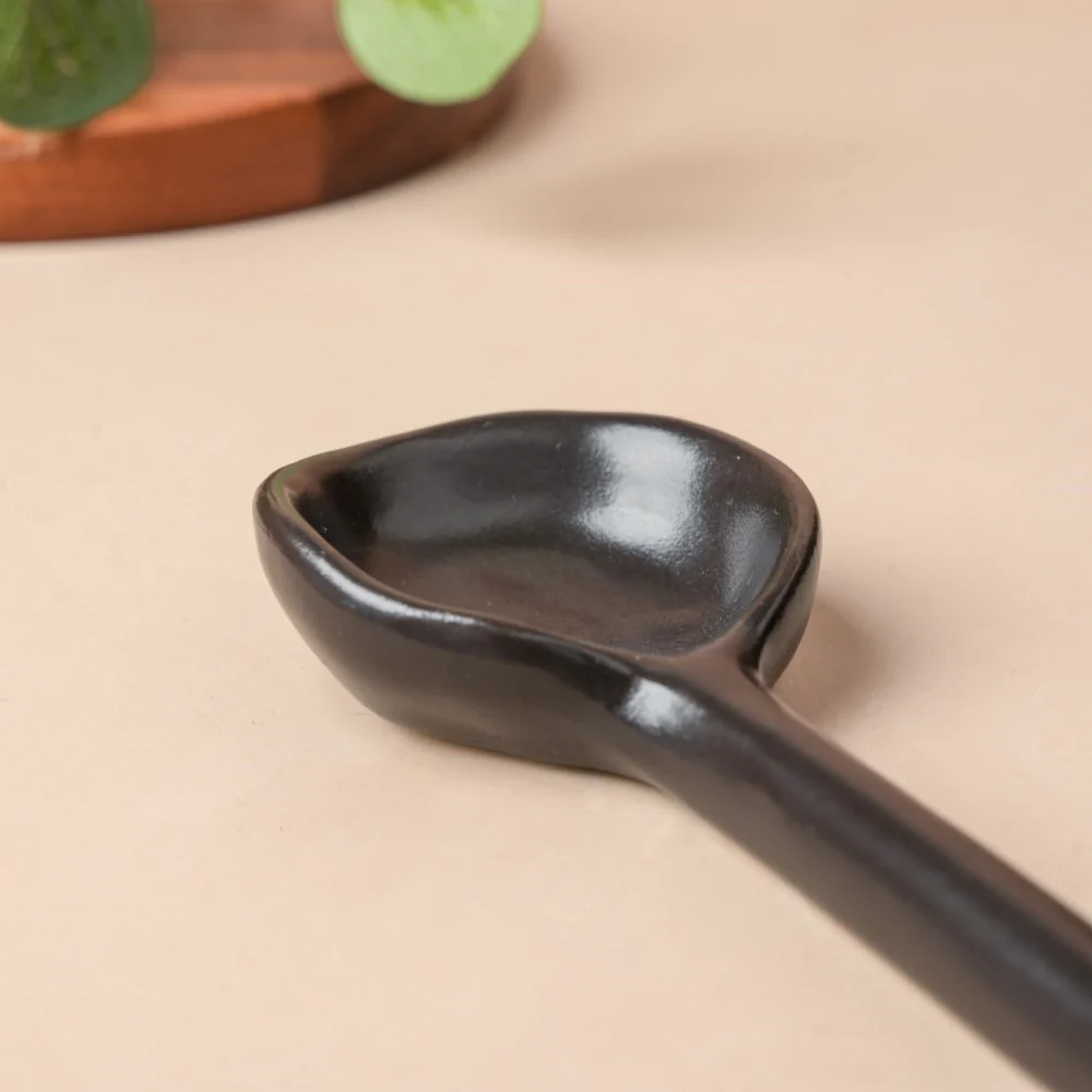 Savanna Stoneware Spoon Black And Brown - Image 4