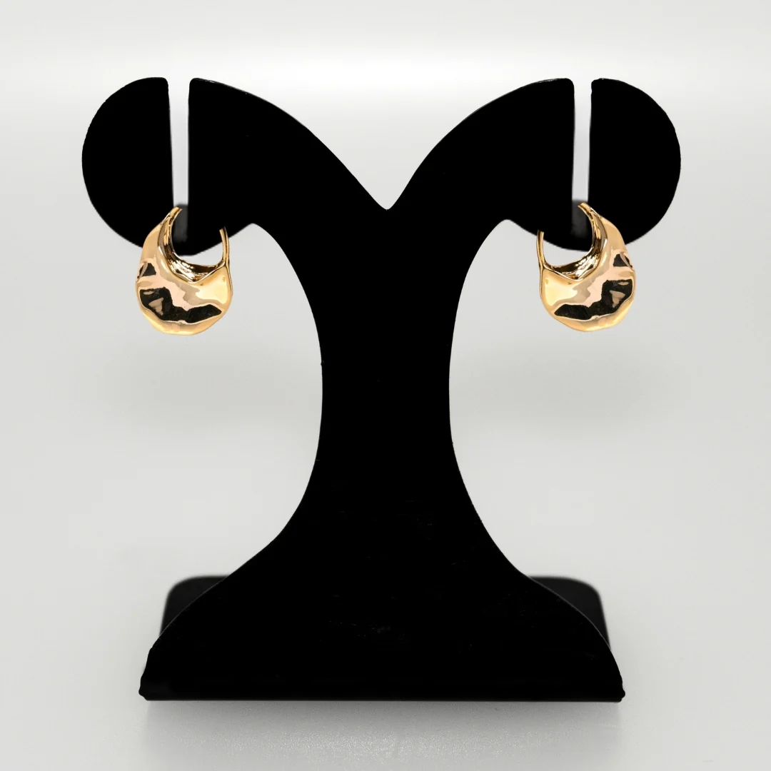 Sculpted Arc Hoop Earrings Gold - Image 7