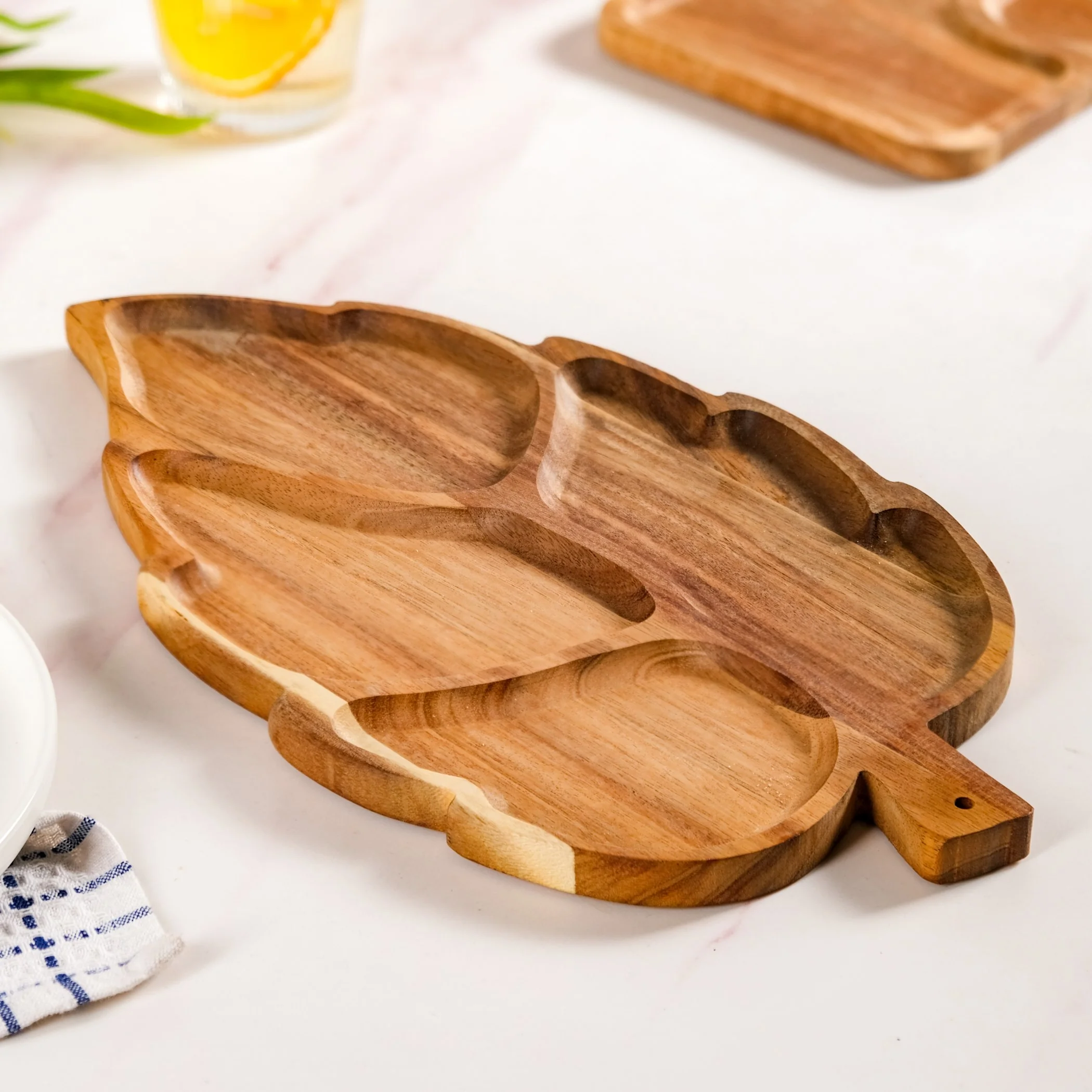 Sectioned Leaf Snack Platter Acacia Wood 12 Inch - Image 8