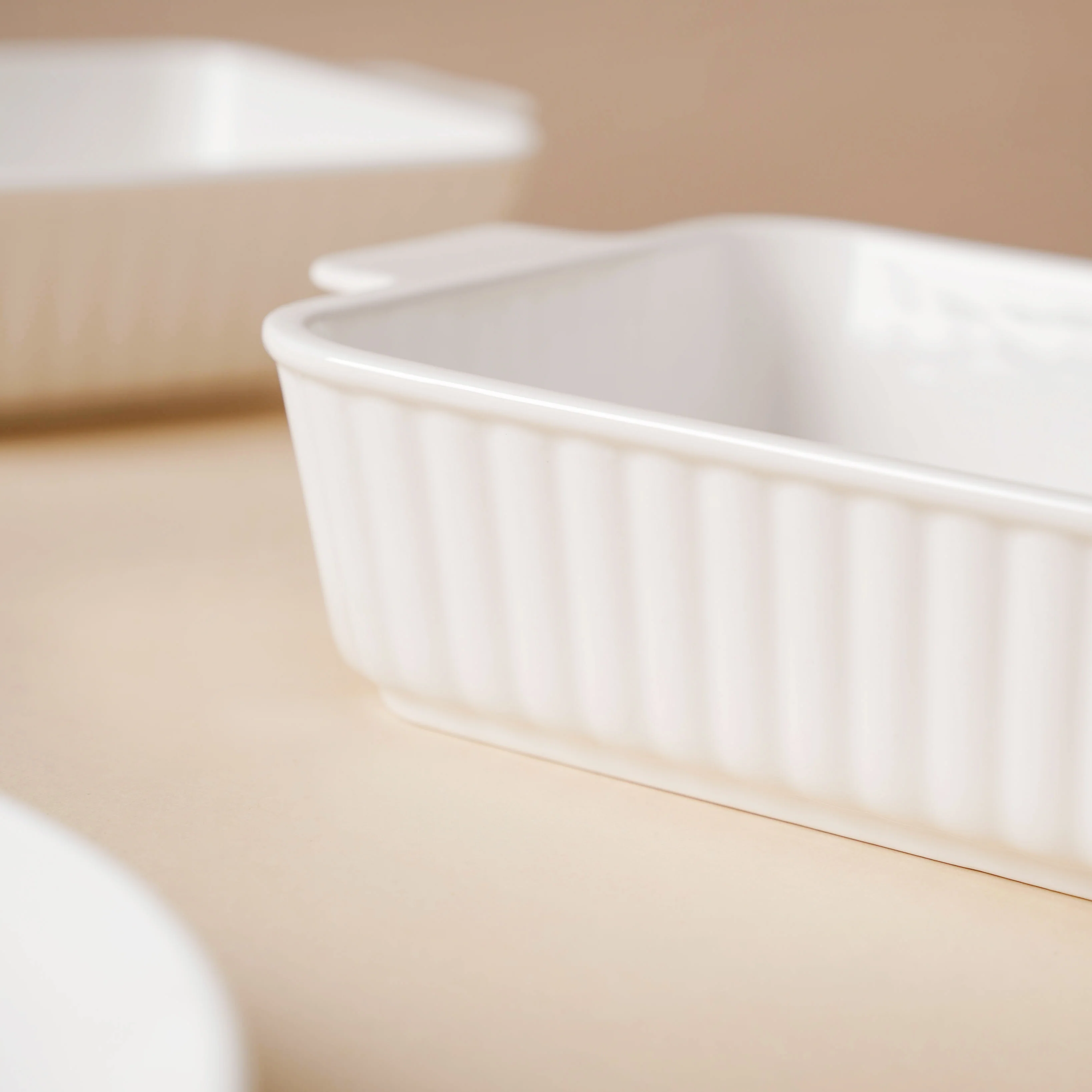 Serena Lily White Ceramic Ribbed Baking Plate Large - Image 5