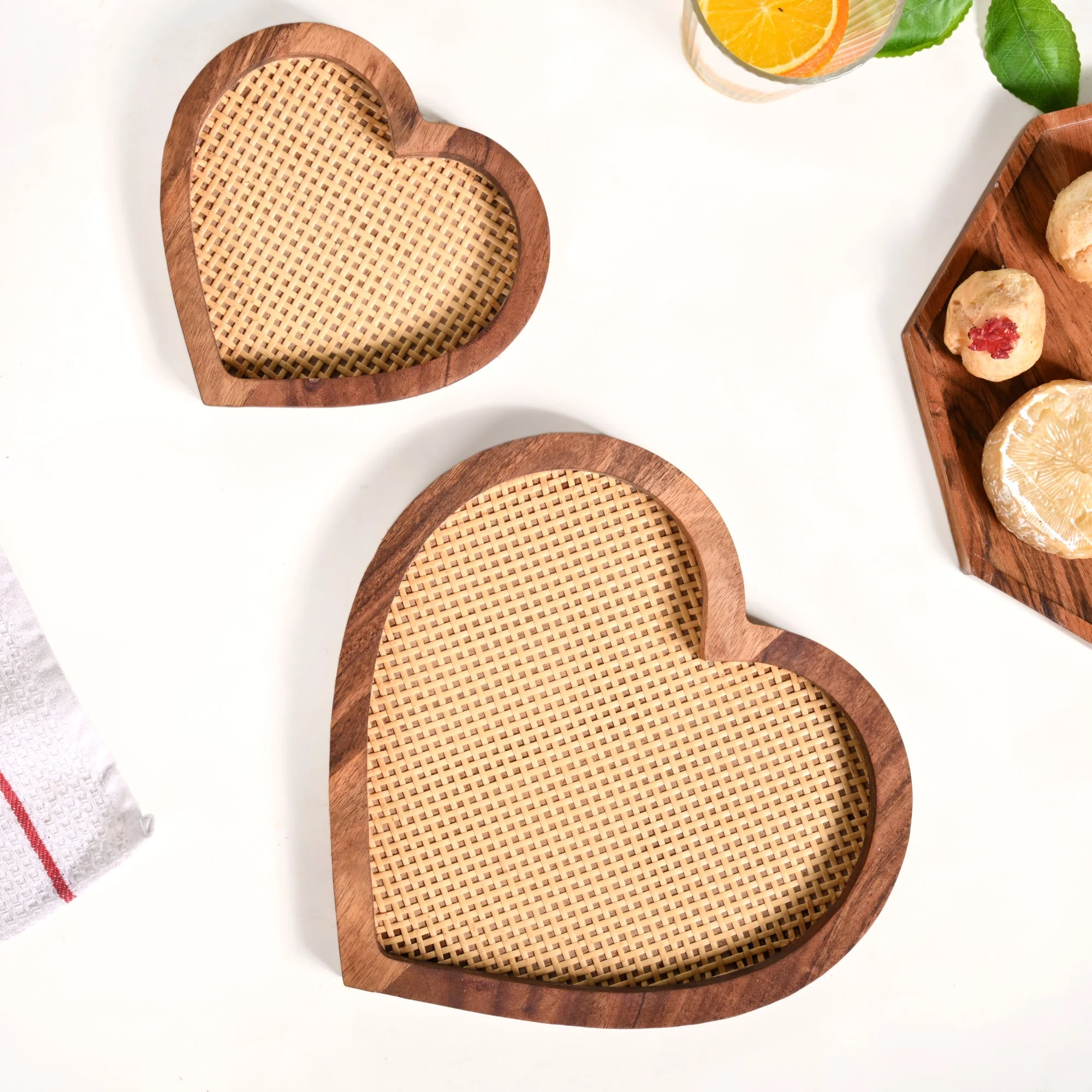 Set Of 2 Heart Wooden Platter With Organic Rattan Weave - Image 2