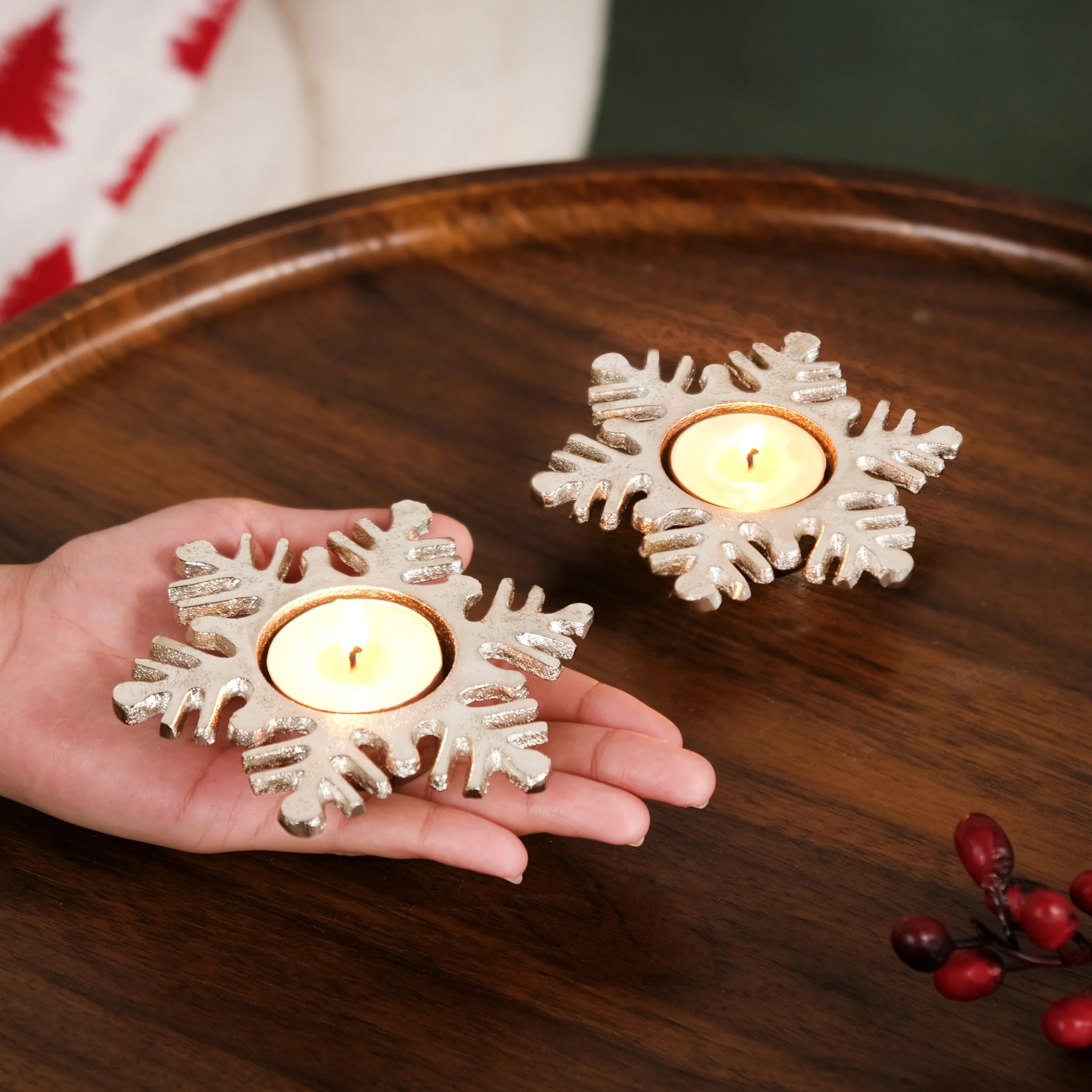 Set Of 2 Silver Snowflake Tea Light Candle Holder - Image 2