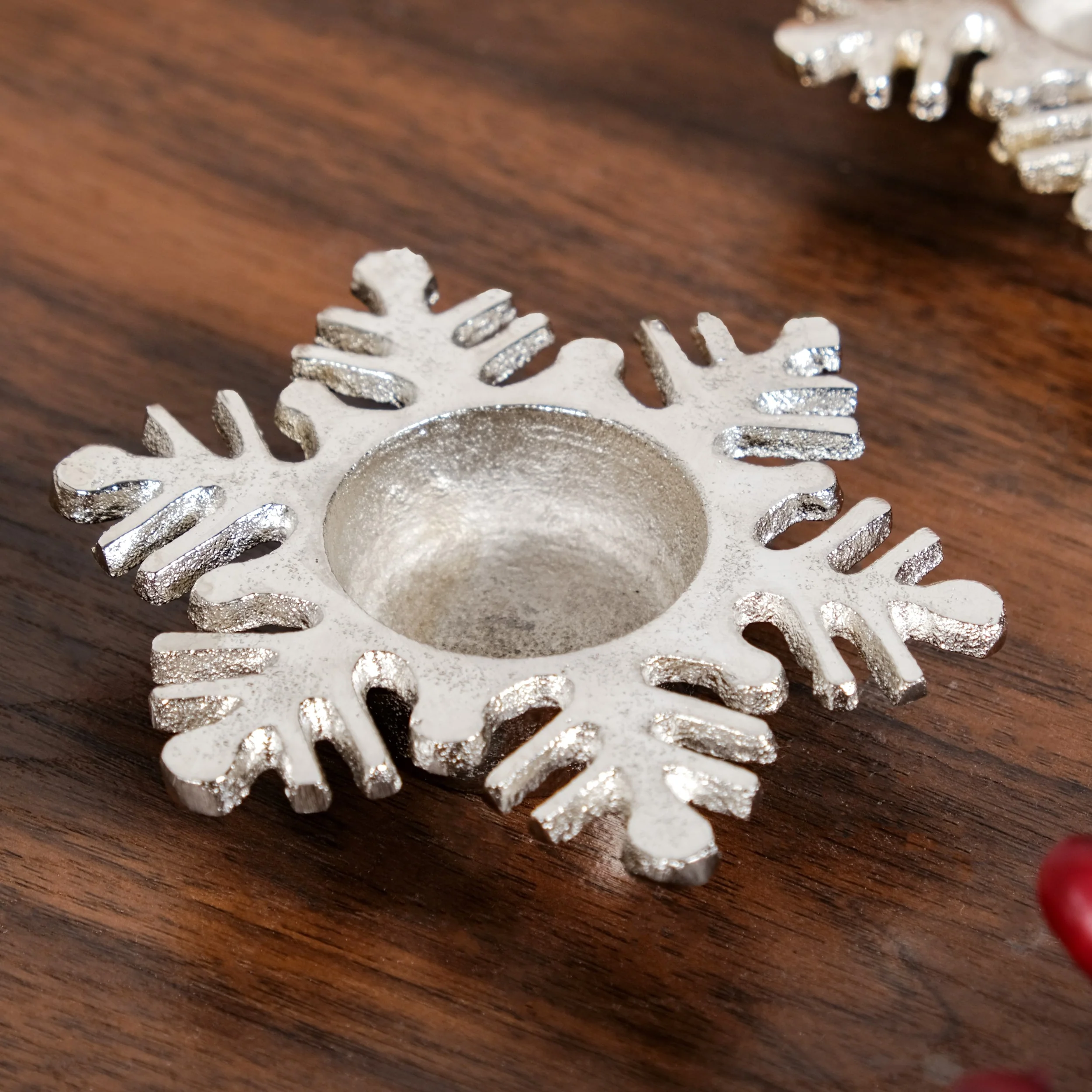 Set Of 2 Silver Snowflake Tea Light Candle Holder - Image 7