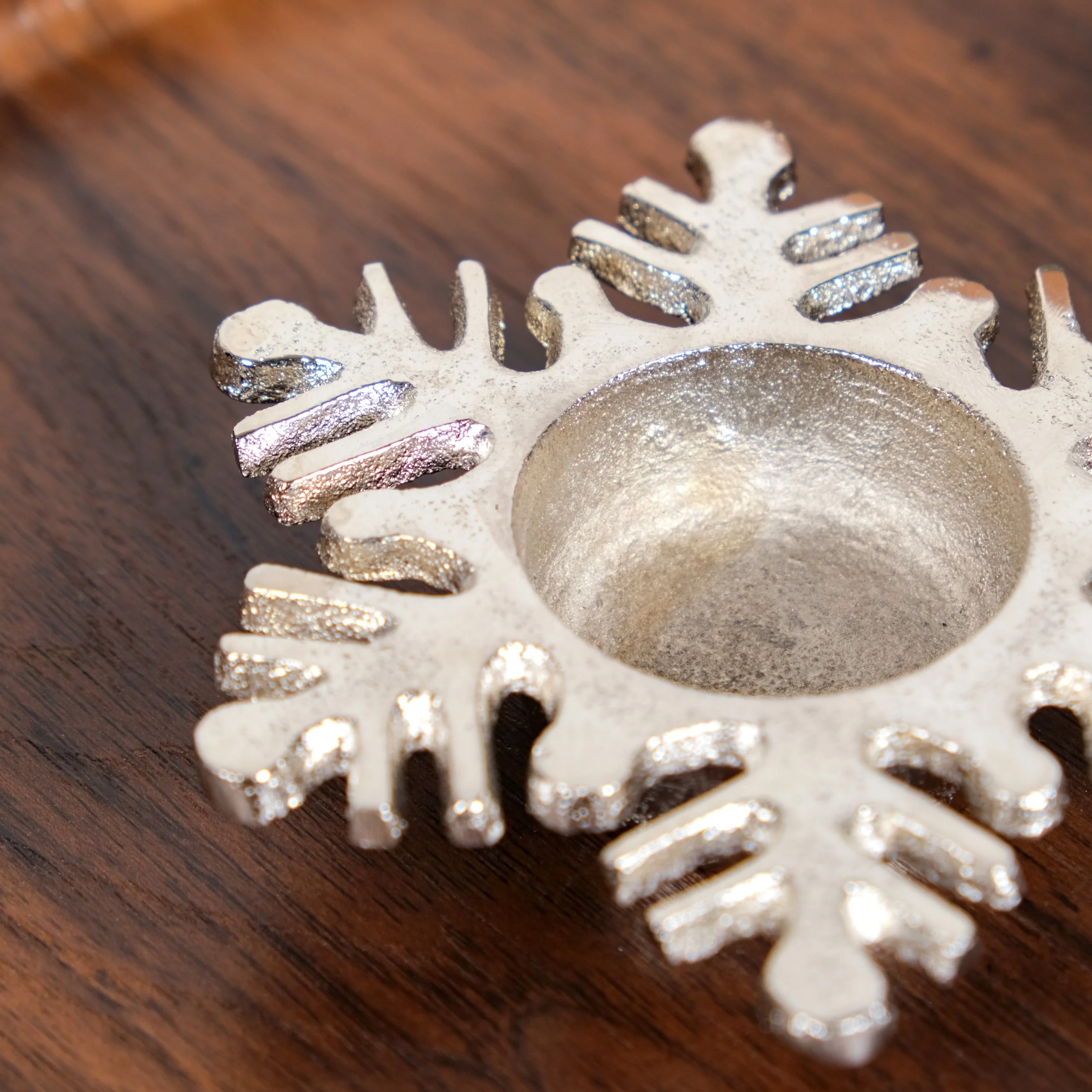 Set Of 2 Silver Snowflake Tea Light Candle Holder - Image 8