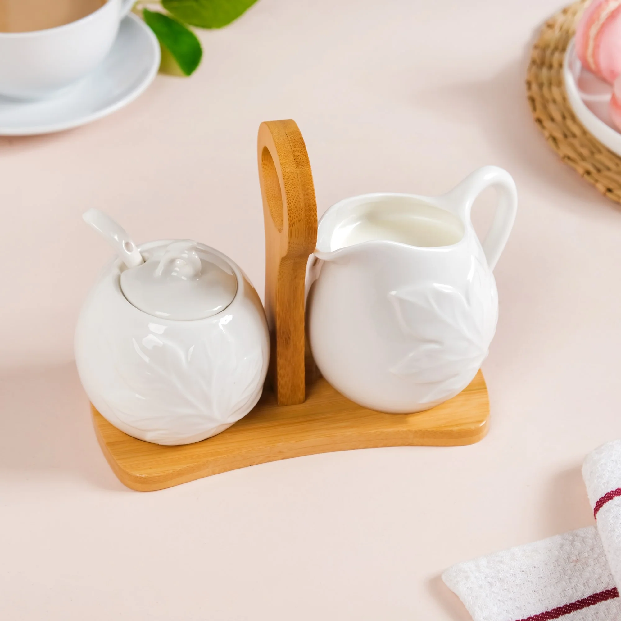 Set Of 2 Sugar And Milk Pots With Wooden Stand - Image 3