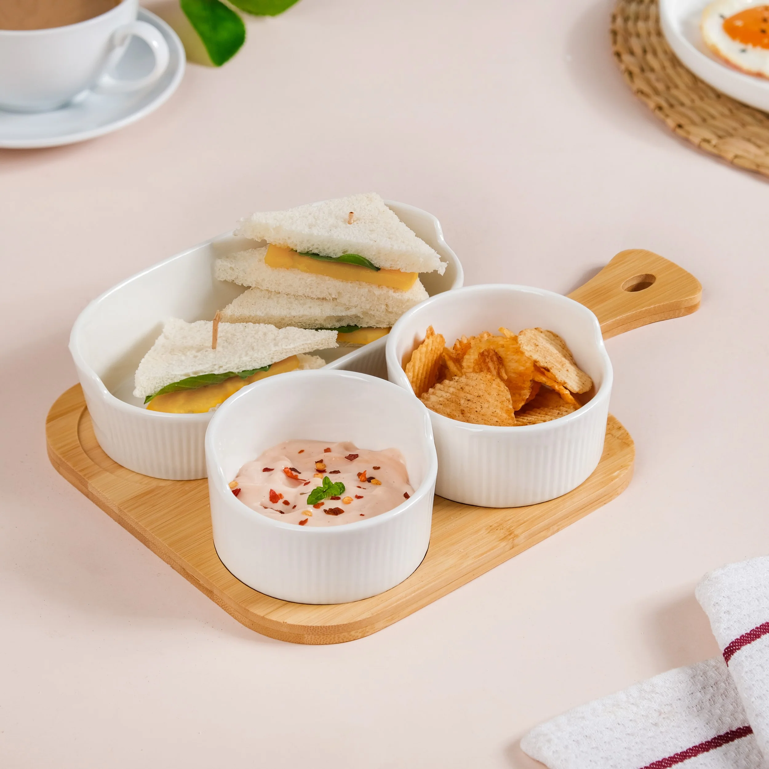 Set Of 3 Ceramic Bowls And Oval Plate With Tray - Image 2