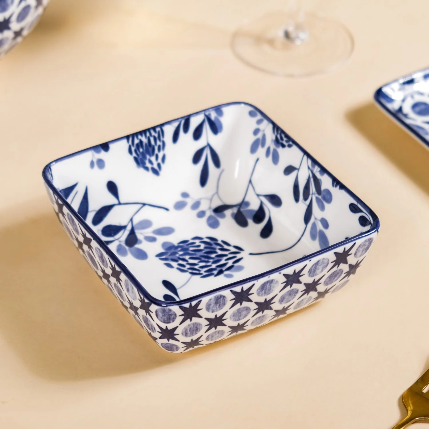 Set Of 4 Blue Blossom Square Snack Bowls 600ml - Image 8