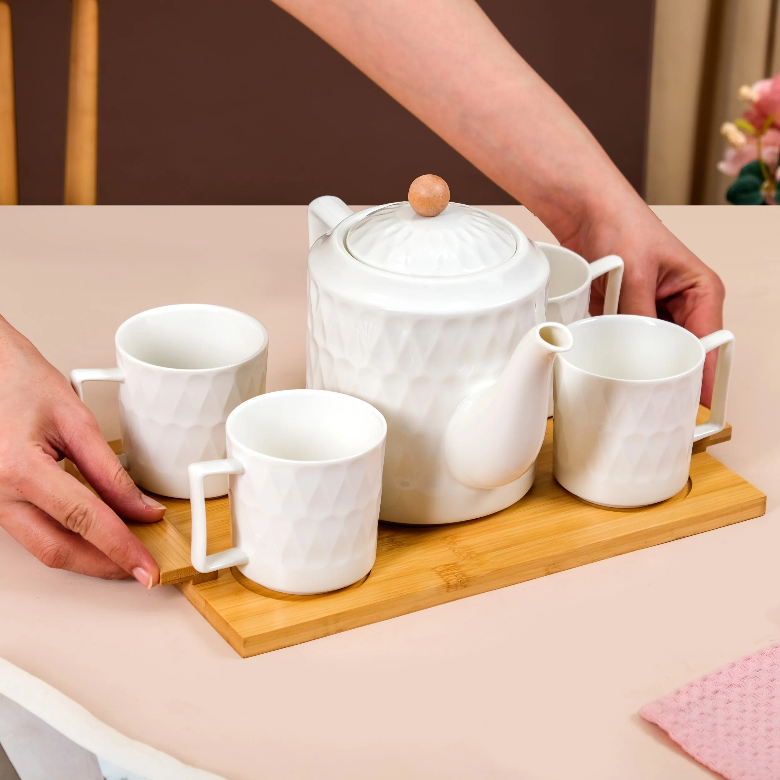 Set Of 4 Chic Teacups With Tea Kettle And Serving Tray - Image 2