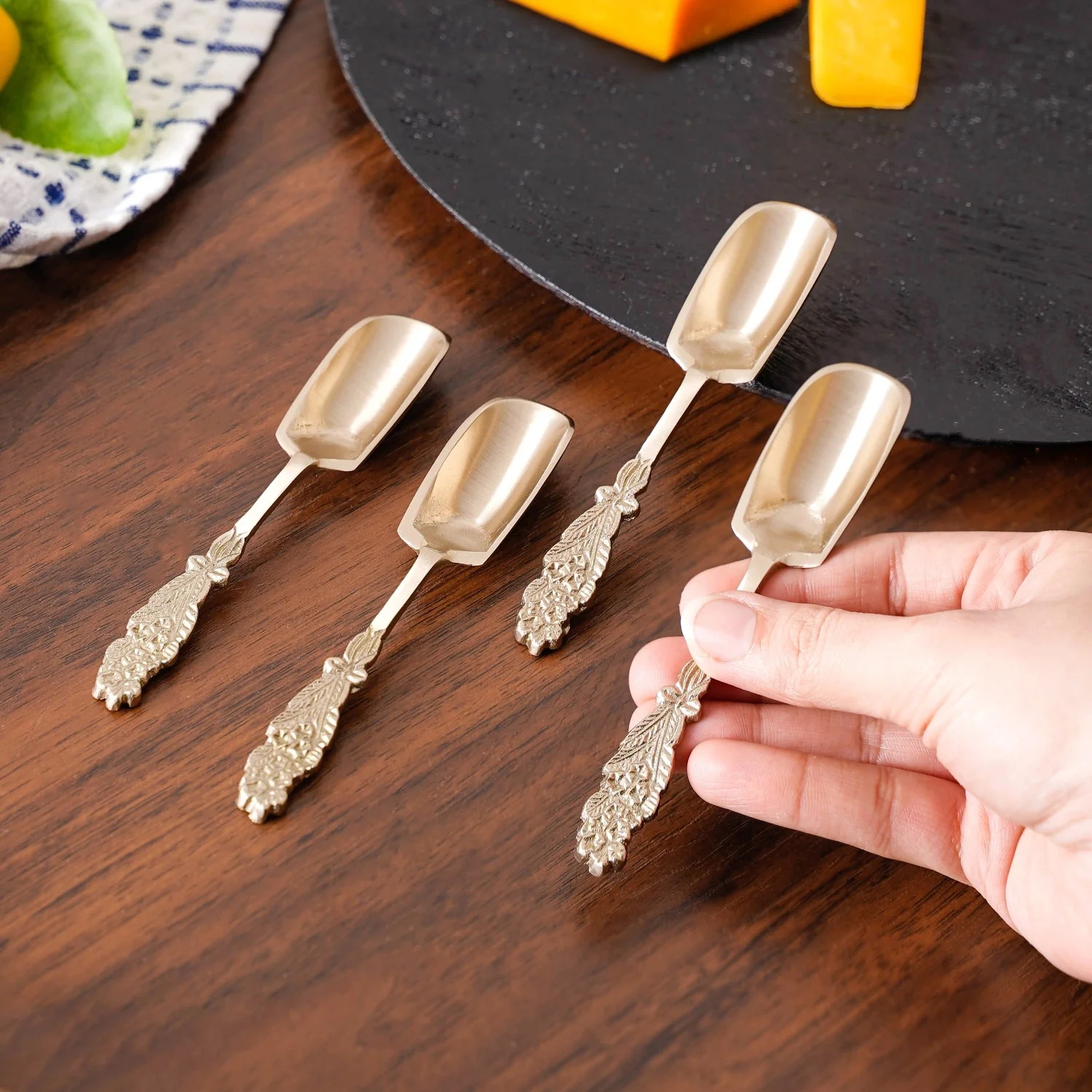 Set Of 4 Embossed Leaf Design Dessert Spoons - Image 3