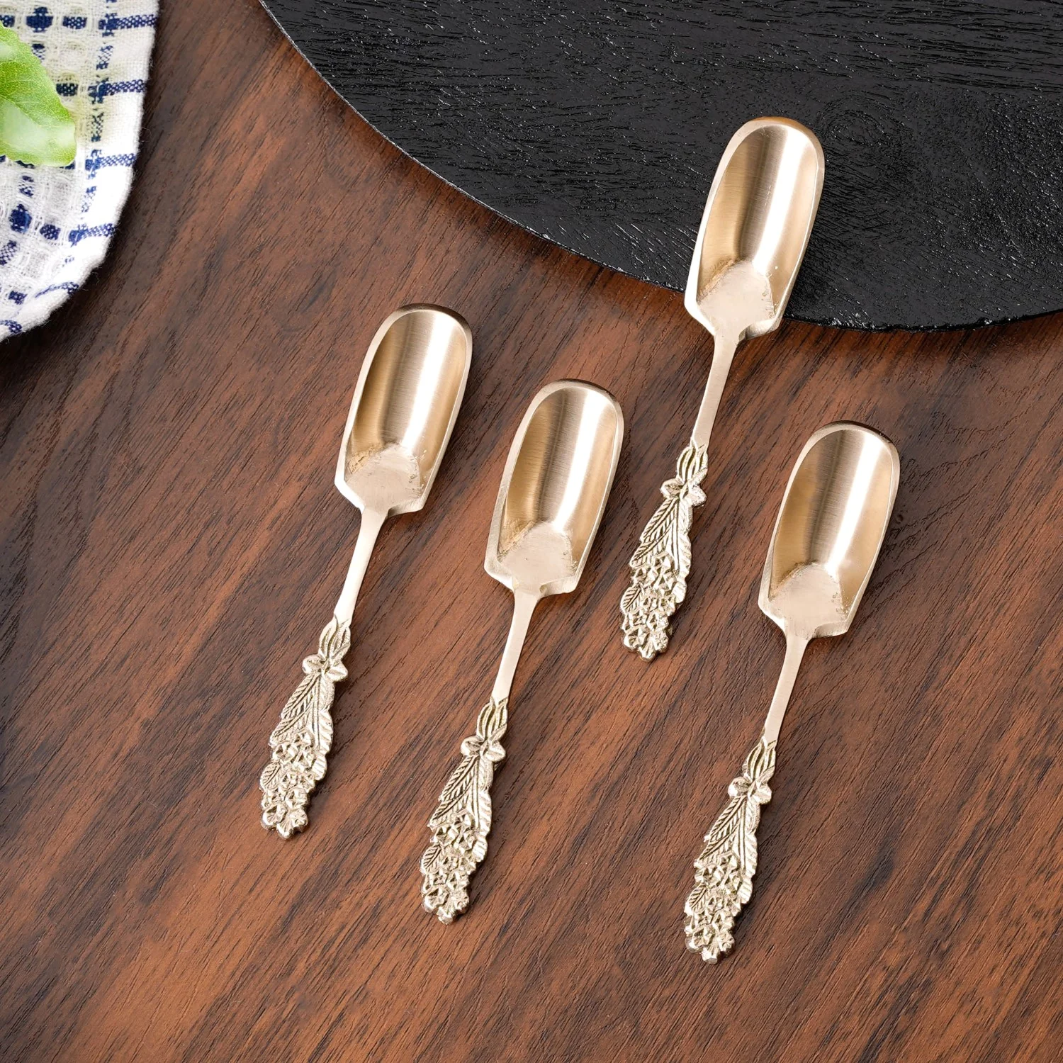 Set Of 4 Embossed Leaf Design Dessert Spoons - Image 8