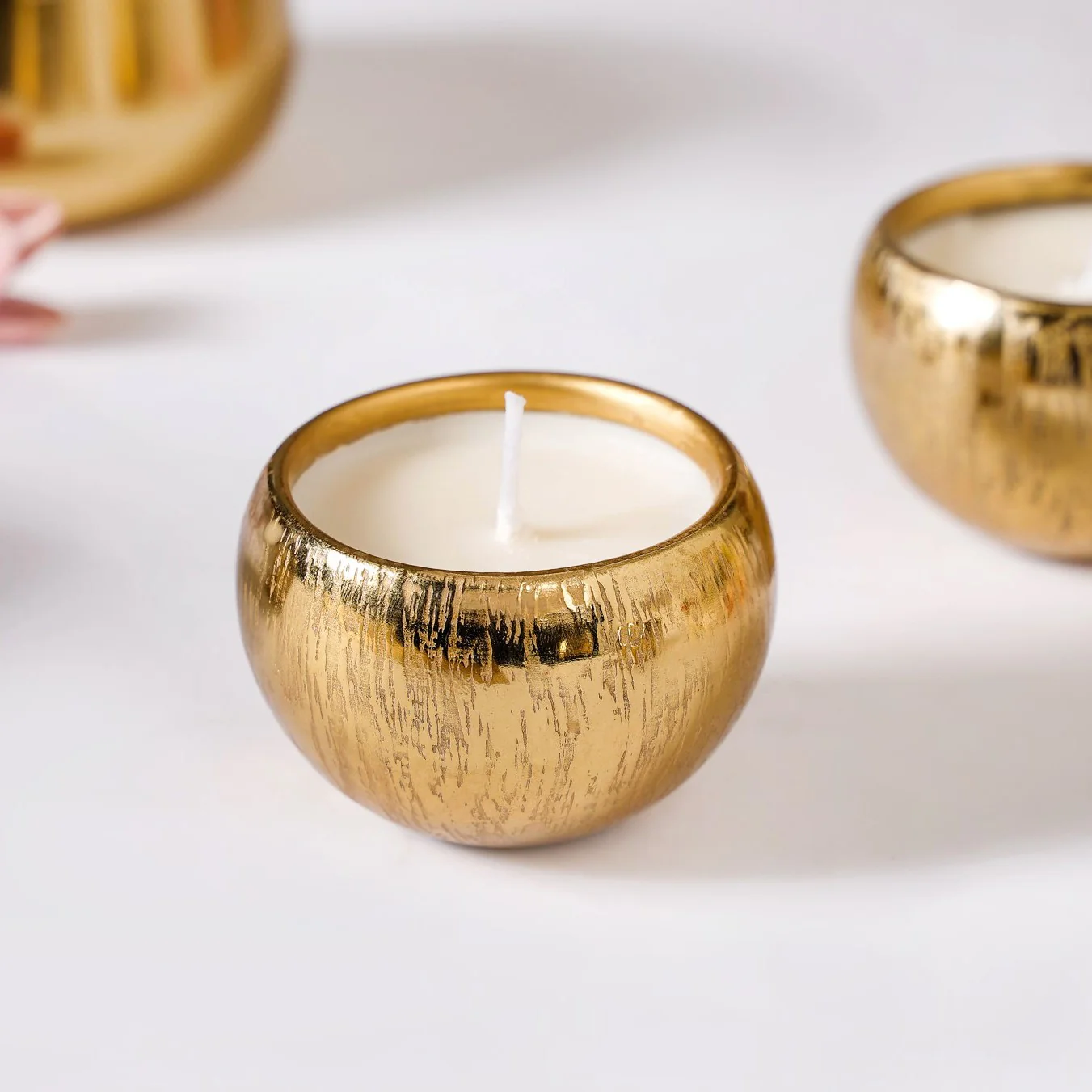 Set Of 4 Festive Delights Gold Scented Candles - Image 11