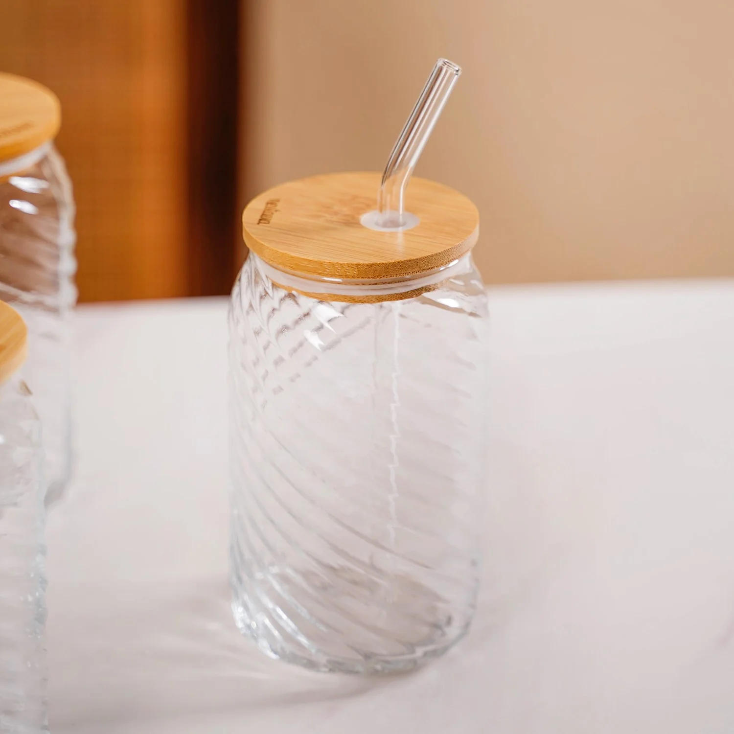 Set Of 4 Glass Tumblers With Wooden Lids And Glass Straws 500ml - Image 6