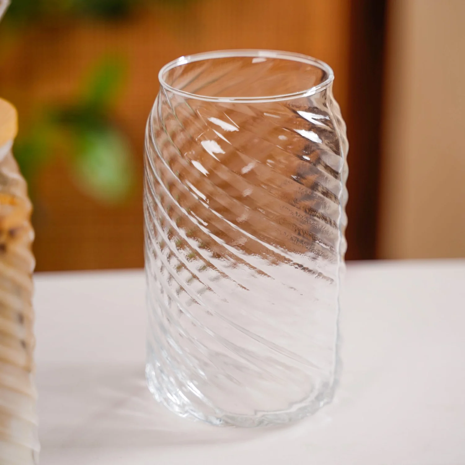 Set Of 4 Glass Tumblers With Wooden Lids And Glass Straws 500ml - Image 7