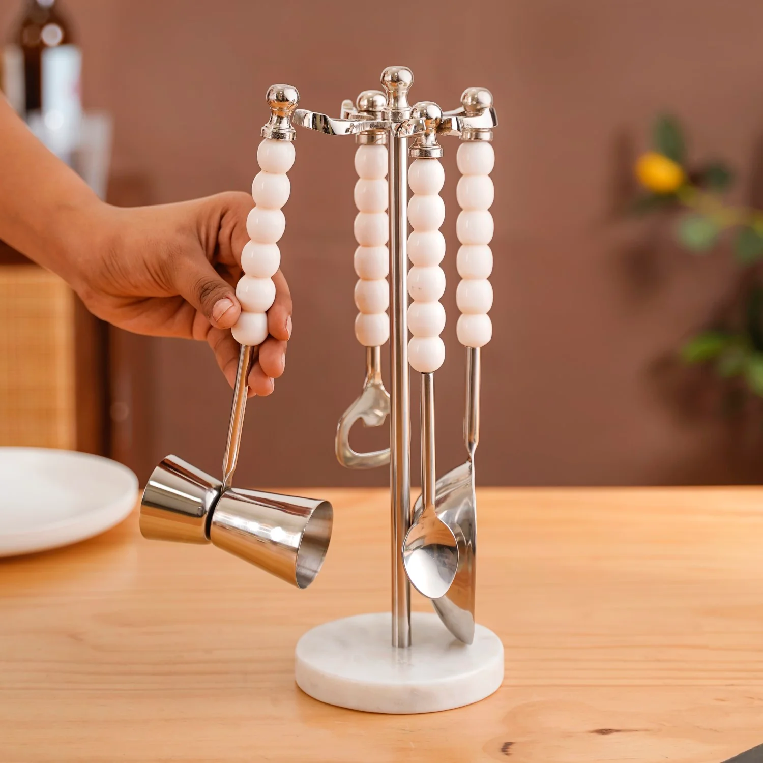 Set Of 4 Mixologist Essential Bar Tools With Stand - Image 3
