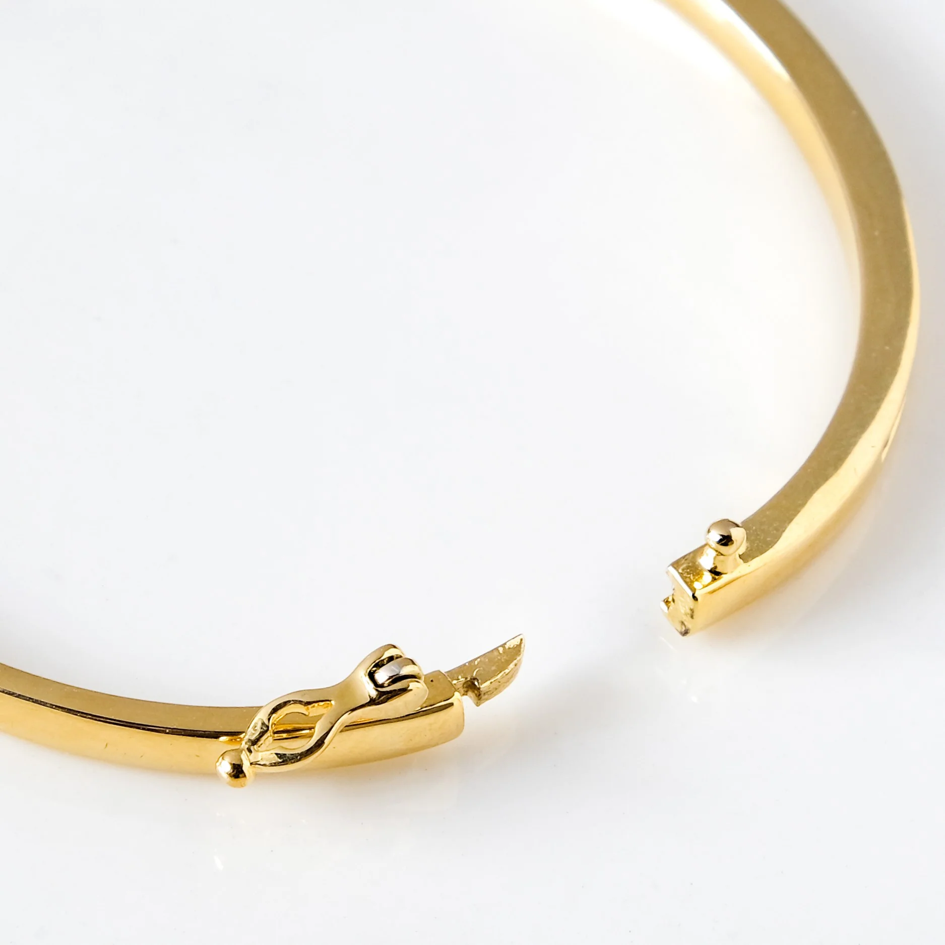 Shimmery Diamond Gold Bracelet - Image 5