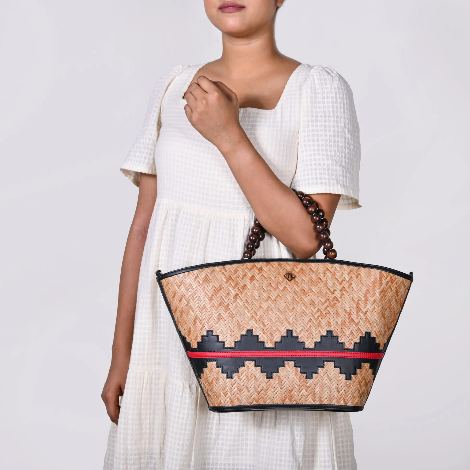Shitalpati Bag With Beaded Handles - Image 3