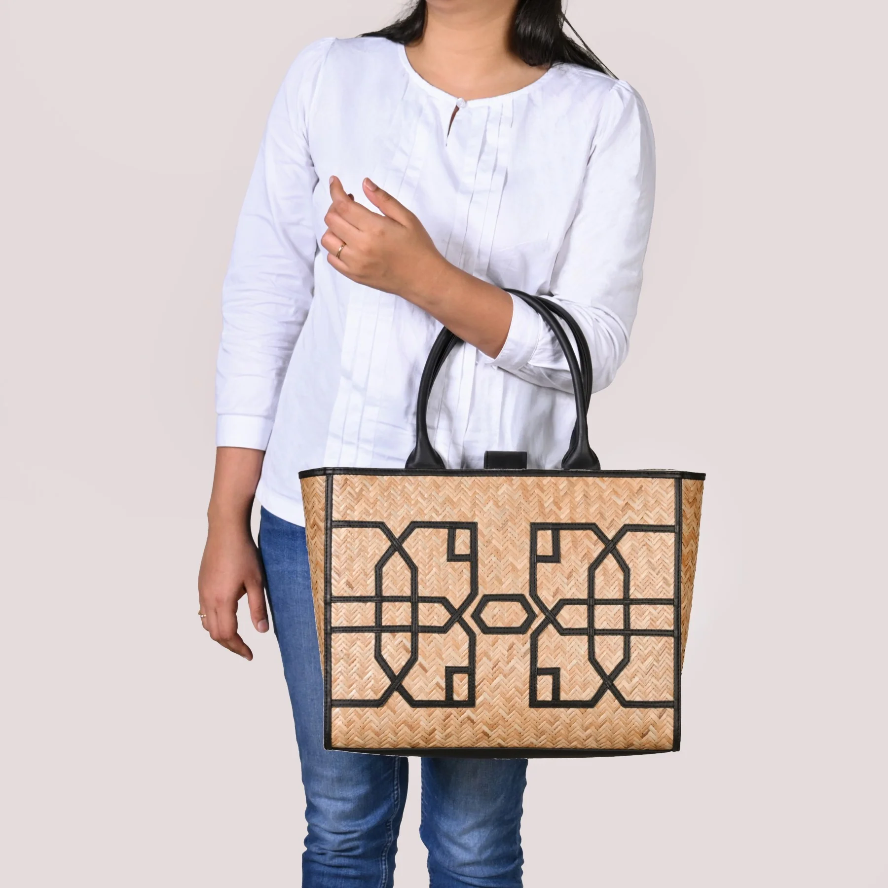 BreezeBag Handwoven Carryall Tote Black - Image 2