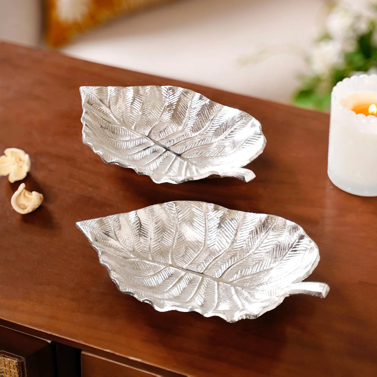 Silver Colocasia Leaf Metal Tray Set Of 2 - Image 4
