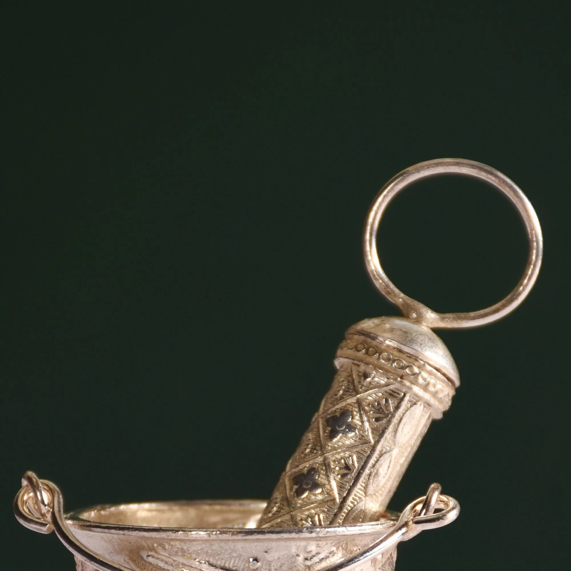 Silver Holi Mini Pichkari And Bucket Set Of 2 With Gift Box - Image 8