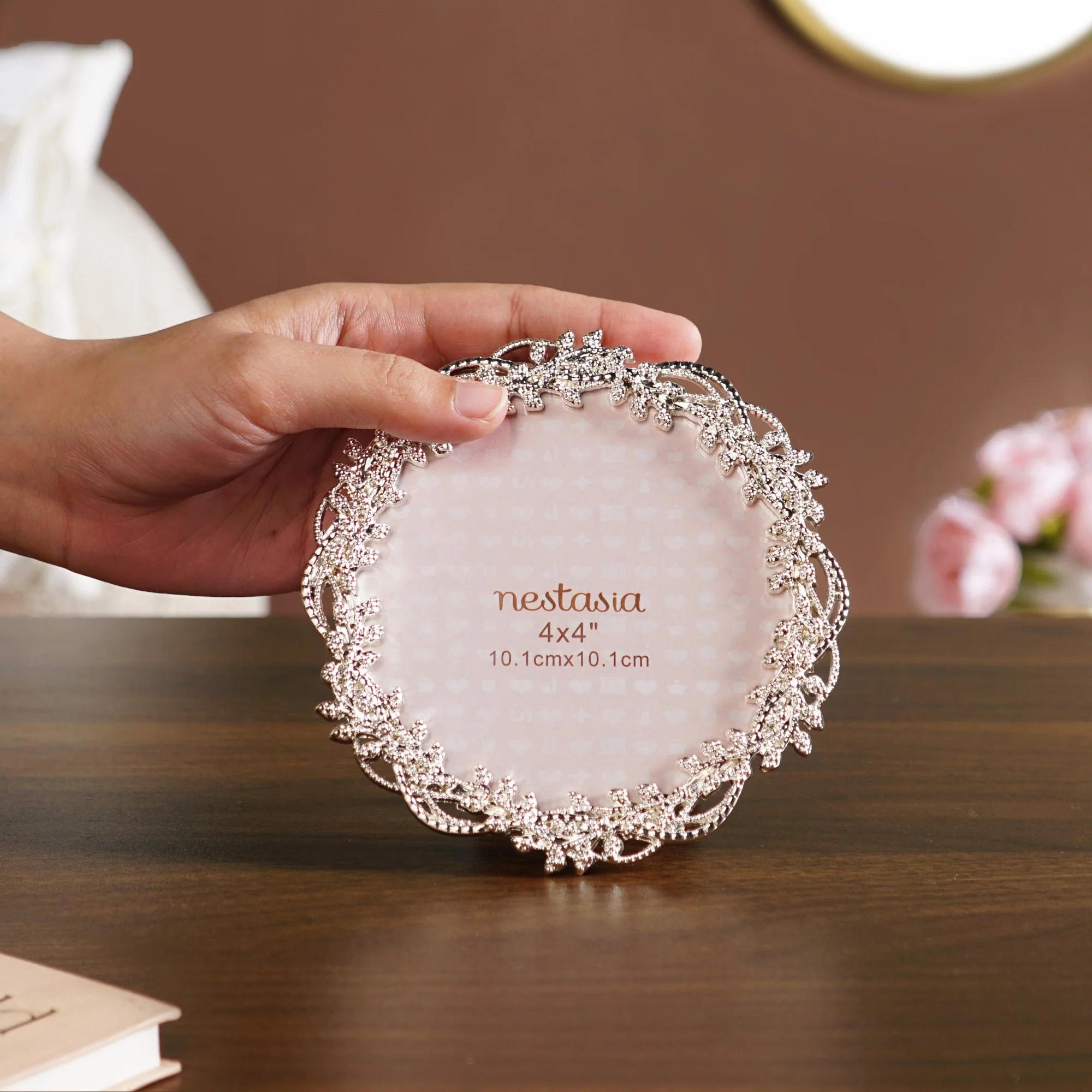 Silver Wreath Photo Frame 10x10cm - Image 3