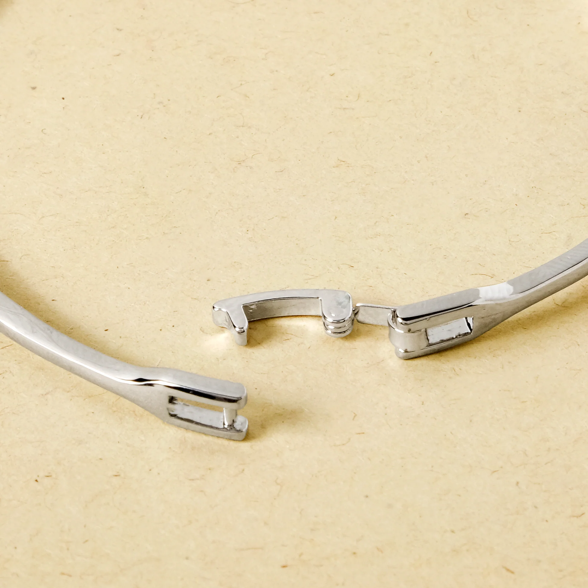 Silvery Shine Knot Bracelet - Image 5