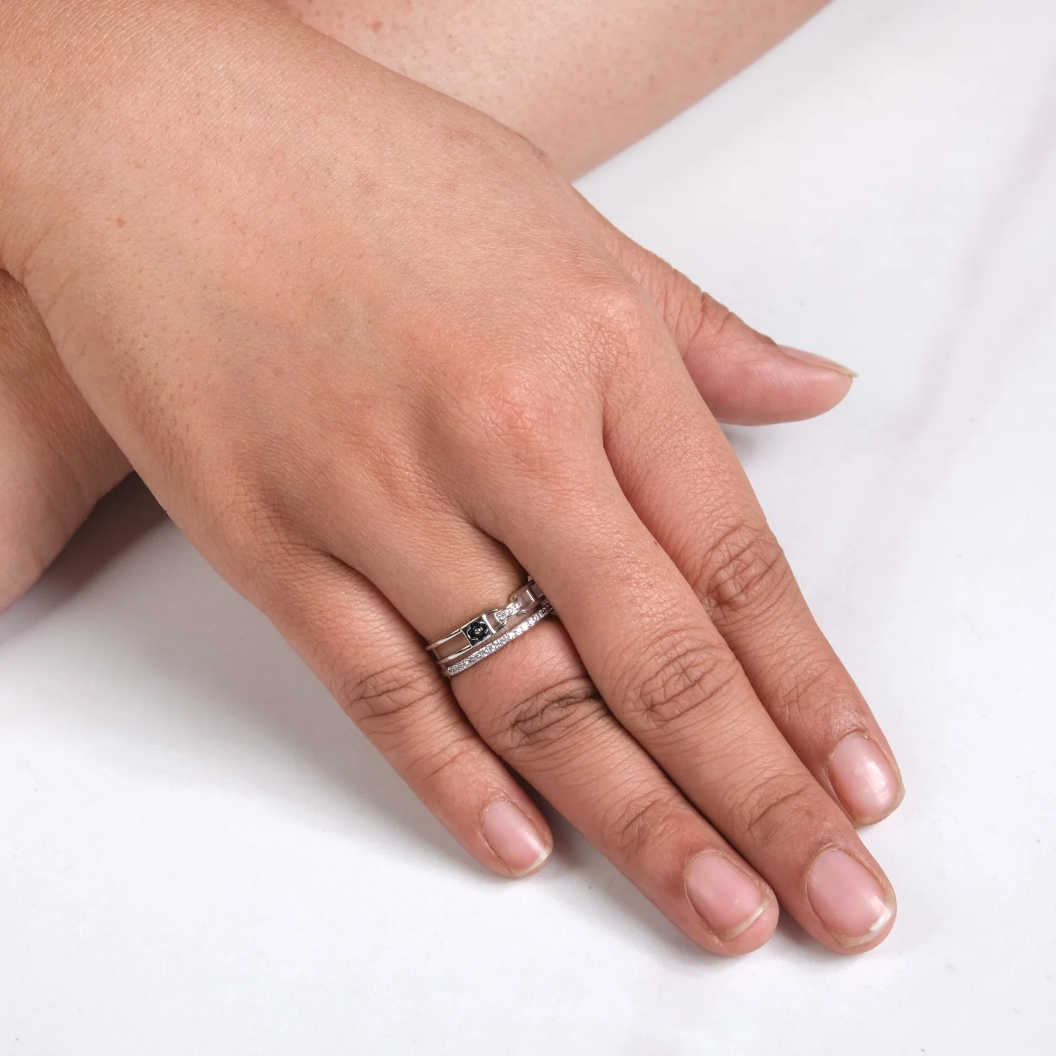 Sleek And Sparkling Silver Ring - Image 2