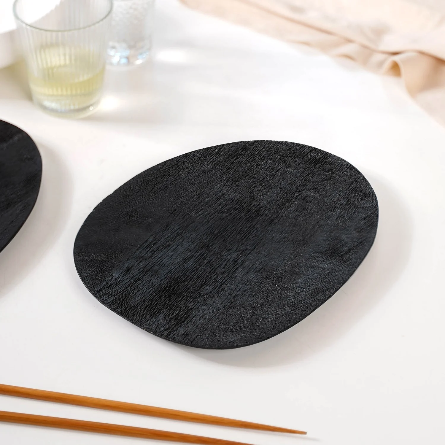 Sleek Black Mango Wood Platter Small - Image 2
