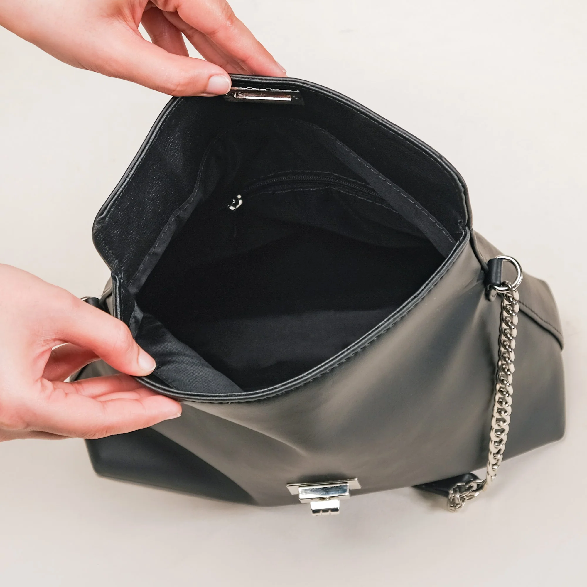Sleek Black Shoulder Bag For Women - Image 7