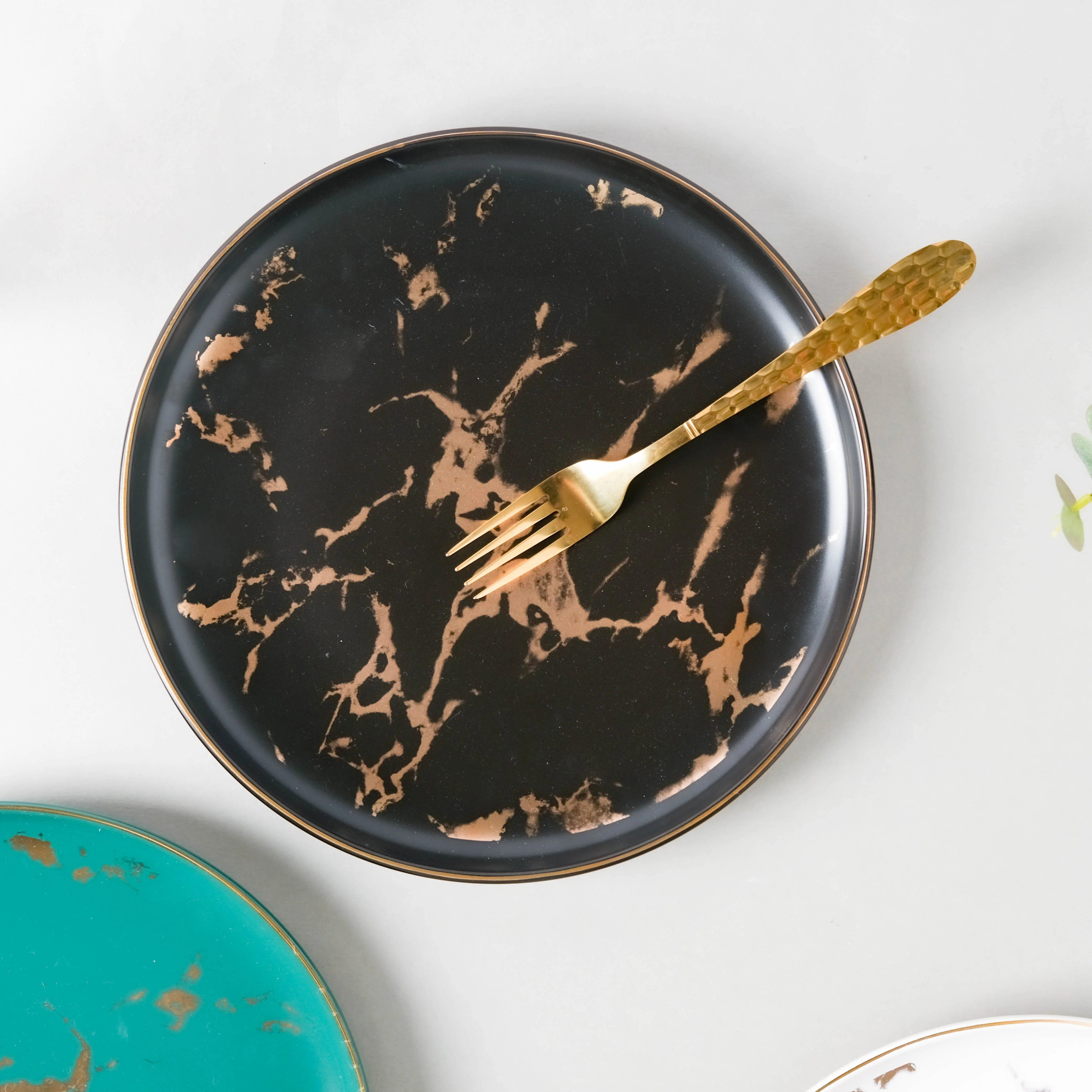 Sleek Marble Dinner Plate Black 10 Inch