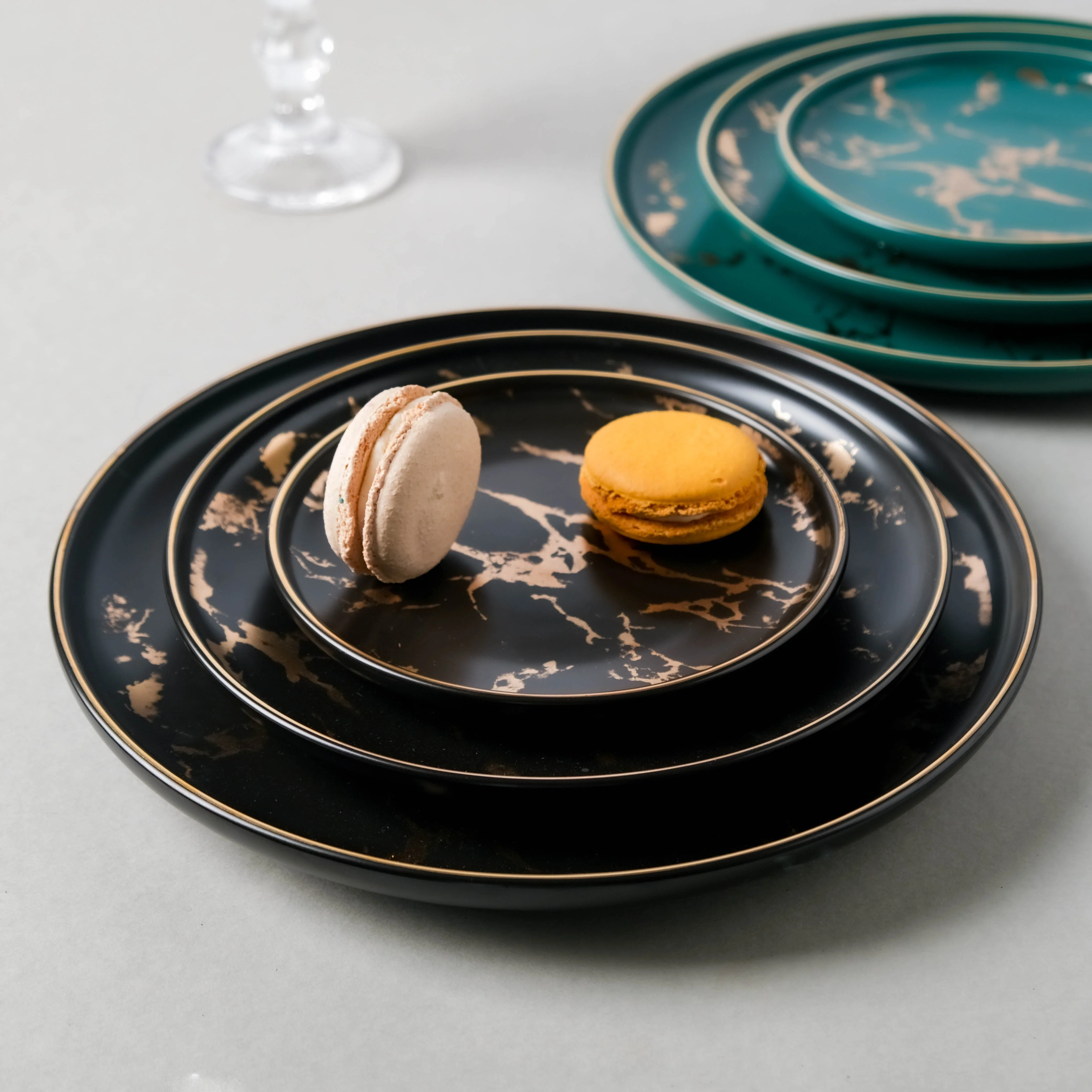 Sleek Marble Dinner Plate Black 10 Inch - Image 2