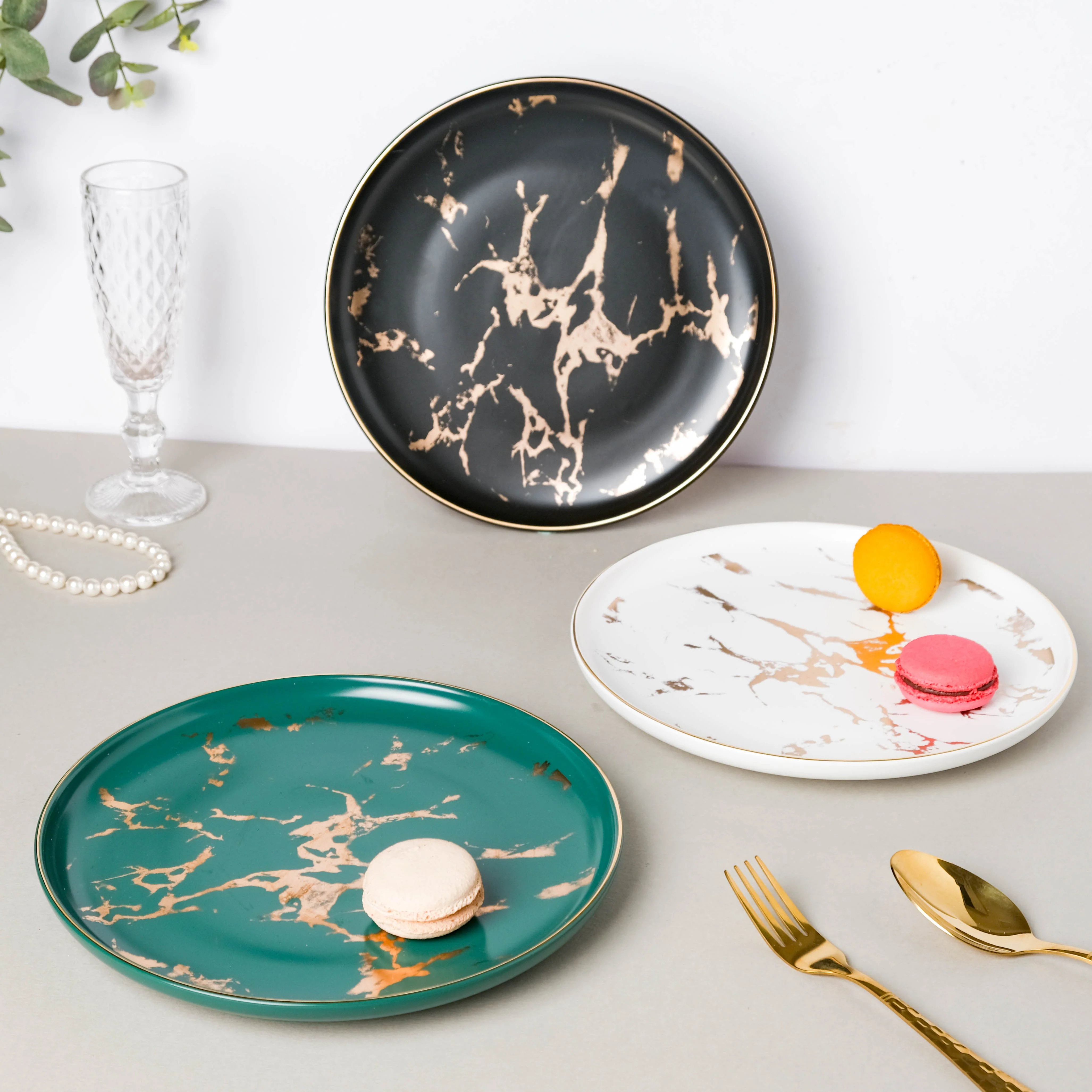 Sleek Marble Dinner Plate Black 10 Inch - Image 4