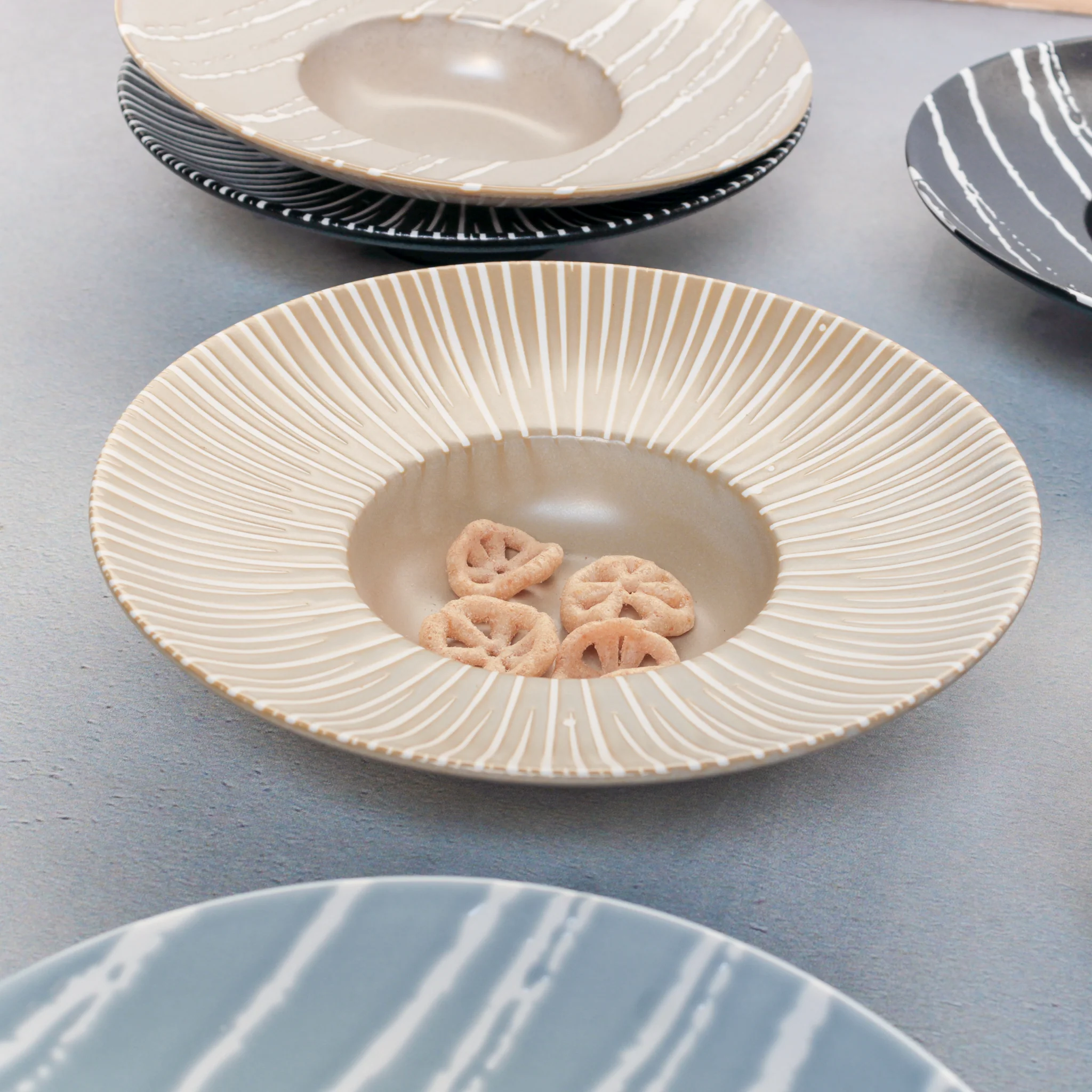 Sleek Pasta Bowl - Image 34