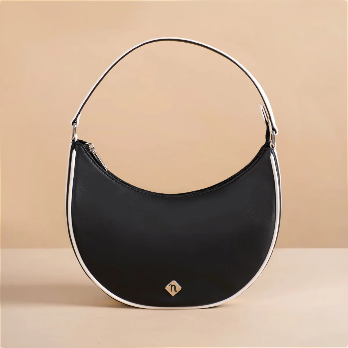 Sleek Urbanite Black Moon Handbag - Image 2